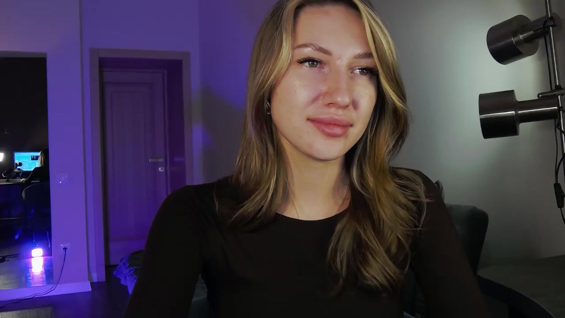 Gallery image thumbnail from LovelyGin's myfreecams stream on, 10/06/2025, 18:58 image 3 of 20
