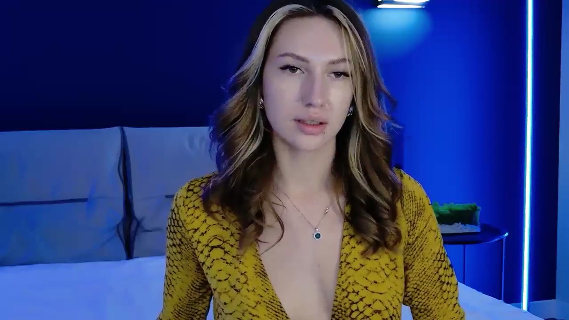 Gallery image thumbnail from LovelyGin's myfreecams stream on, 10/07/2025, 14:16 image 14 of 20