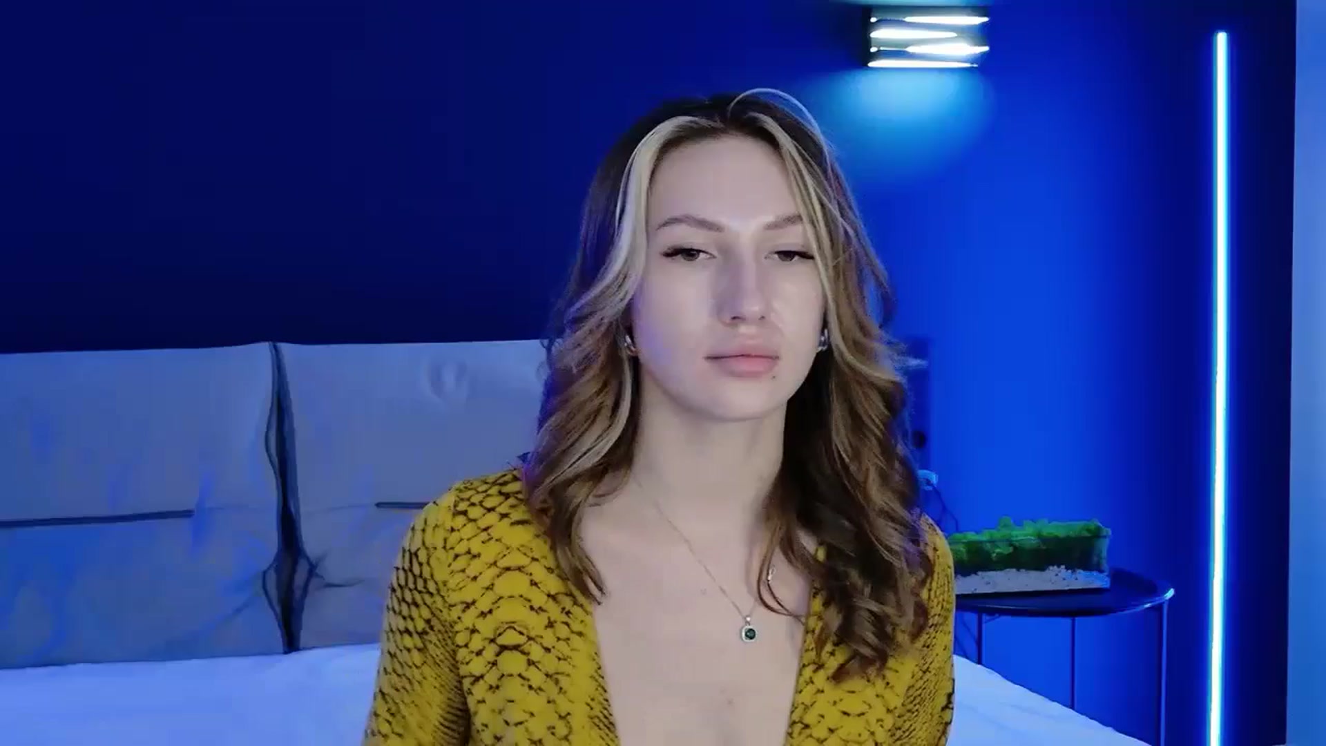 Gallery image thumbnail from LovelyGin's myfreecams stream on, 10/07/2025, 14:16 image 4 of 20