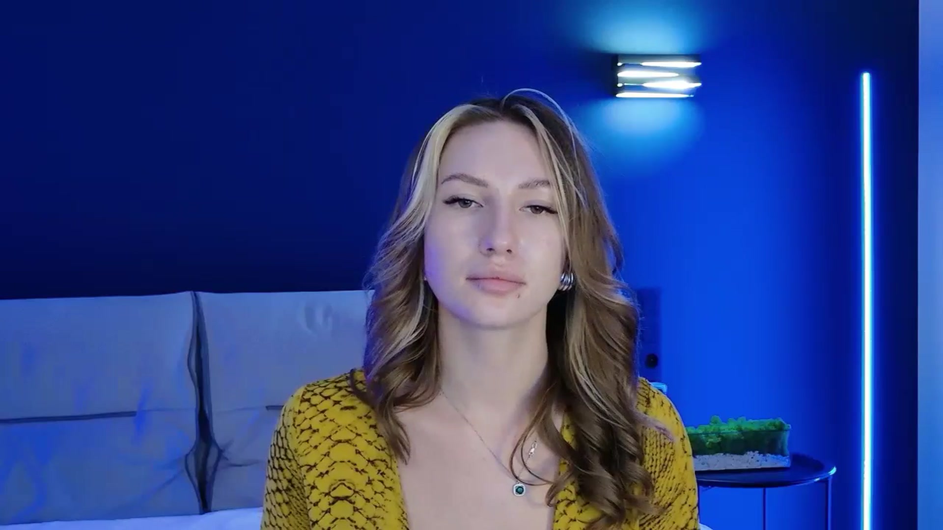 Gallery image thumbnail from LovelyGin's myfreecams stream on, 10/07/2025, 14:16 image 7 of 20