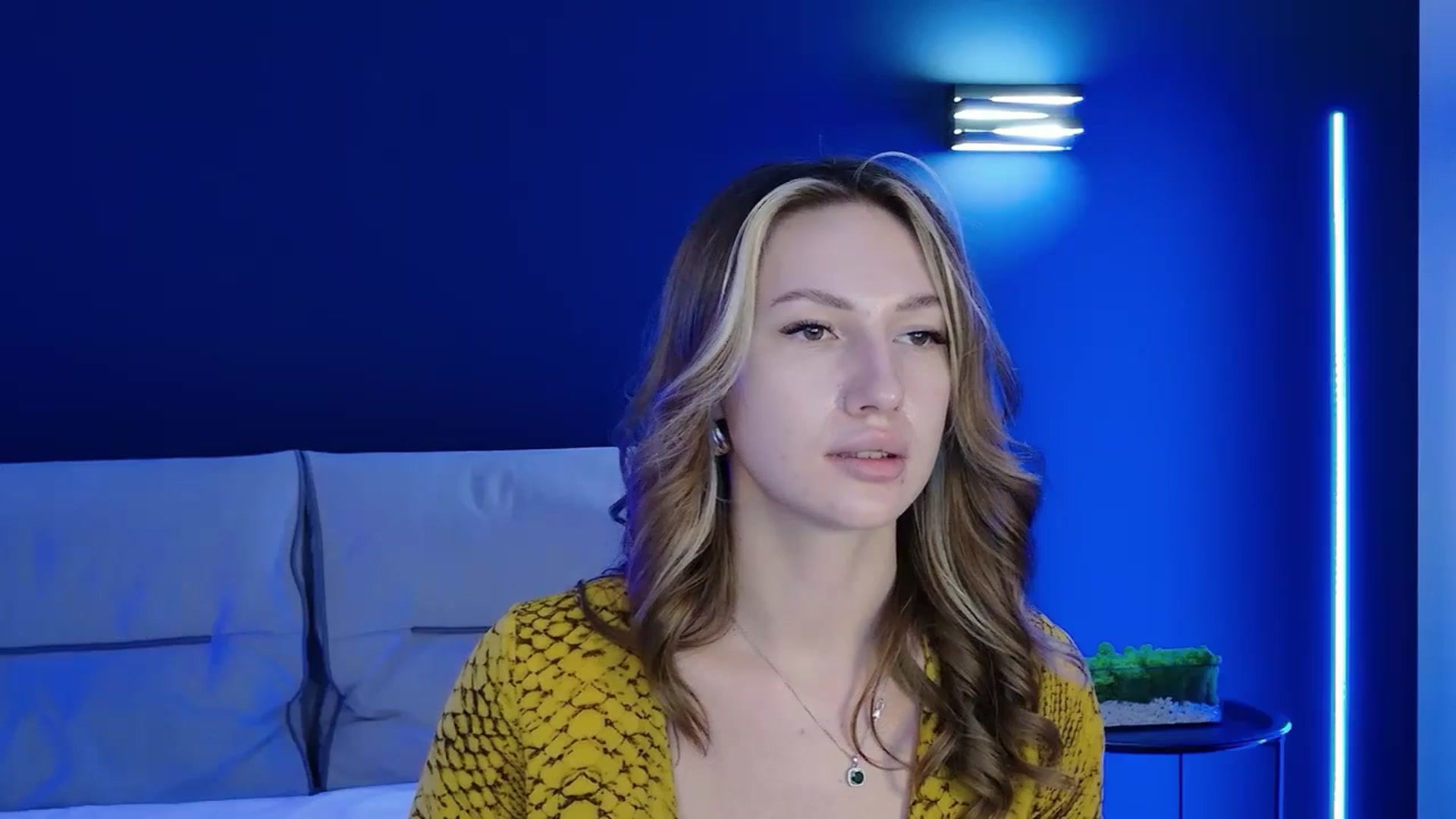 Gallery image thumbnail from LovelyGin's myfreecams stream on, 10/07/2025, 14:16 image 6 of 20