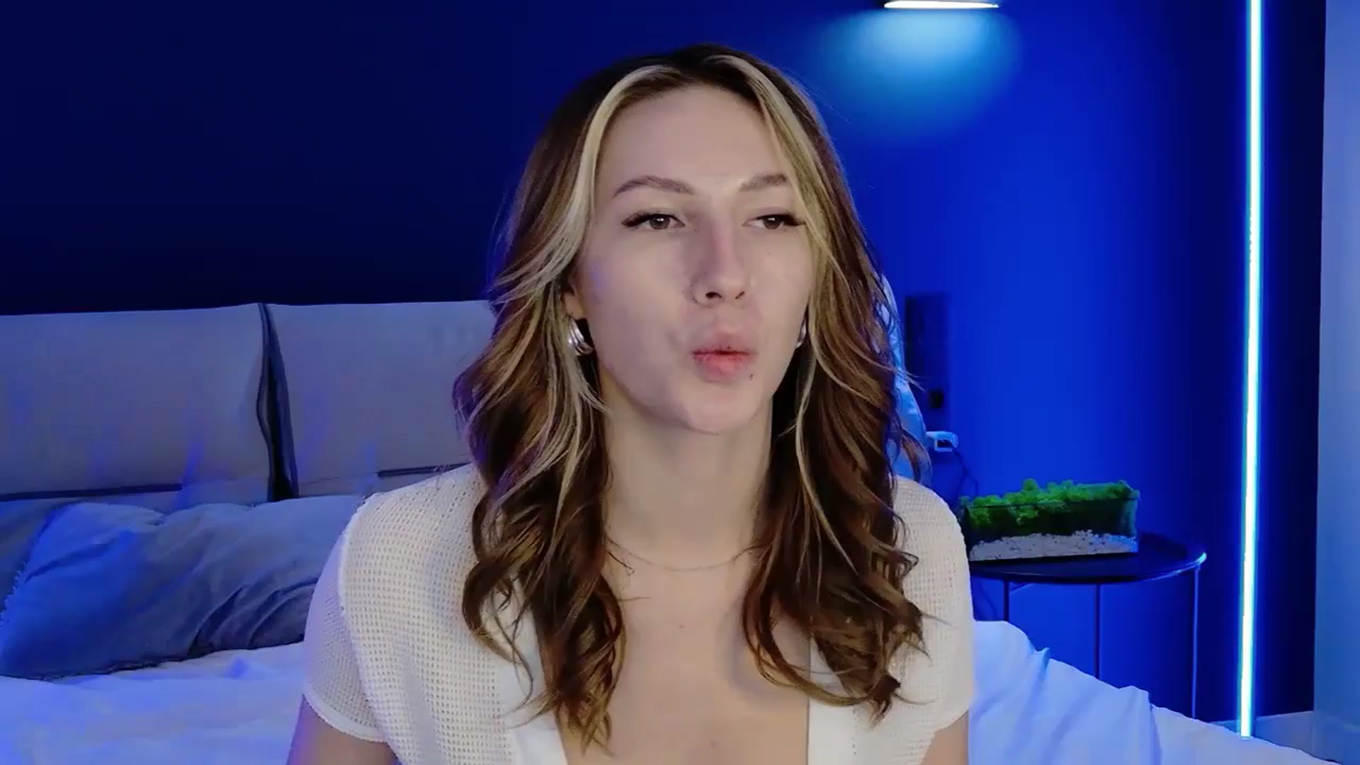Gallery image thumbnail from LovelyGin's myfreecams stream on, 10/07/2025, 18:59 image 1 of 20