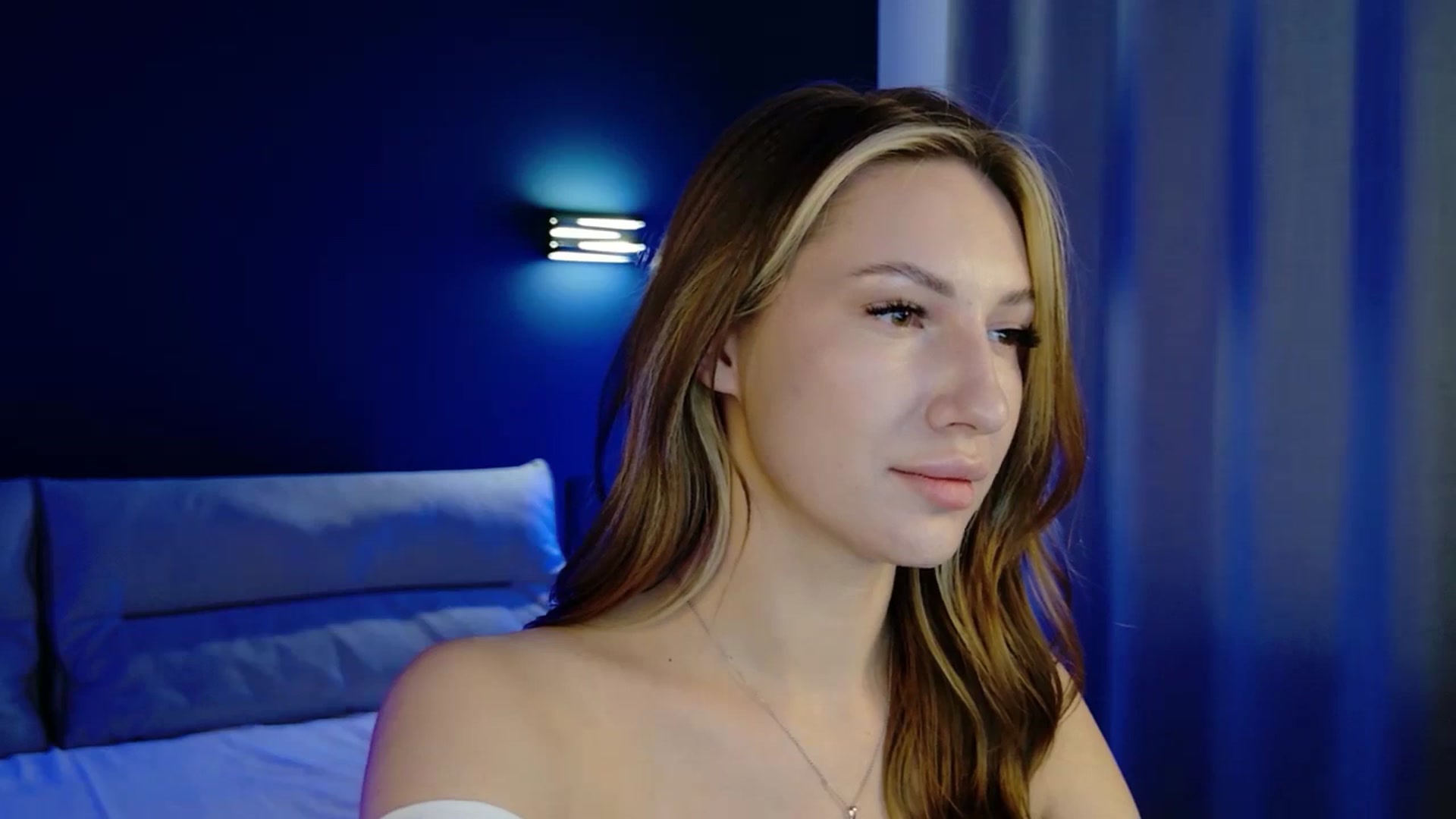 Gallery image thumbnail from LovelyGin's myfreecams stream on, 10/08/2025, 14:43 image 8 of 20