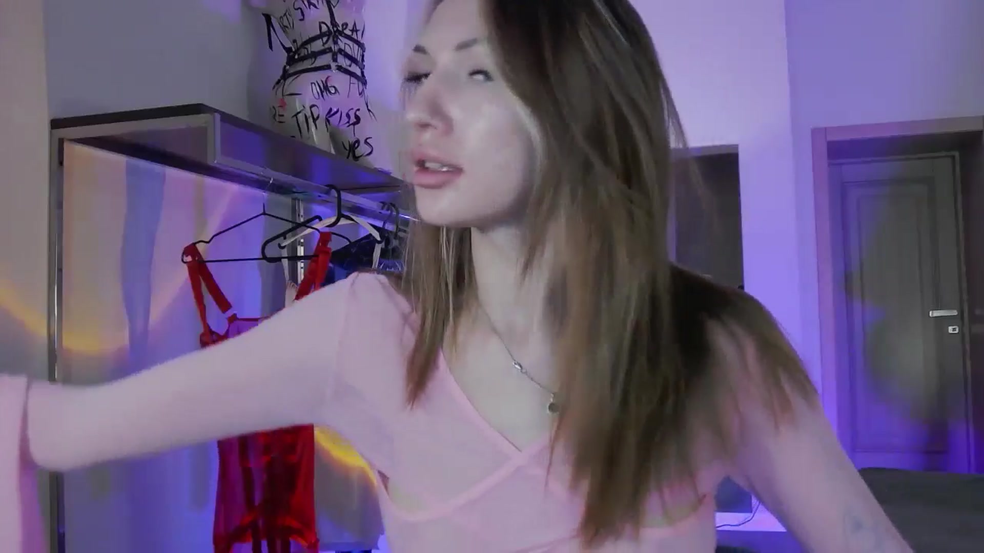 Gallery image thumbnail from LovelyGin's myfreecams stream on, 10/10/2025, 13:15 image 7 of 20