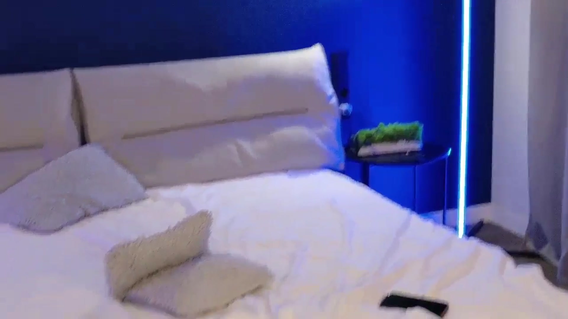 Gallery image thumbnail from LovelyGin's myfreecams stream on, 10/13/2025, 19:09 image 11 of 20