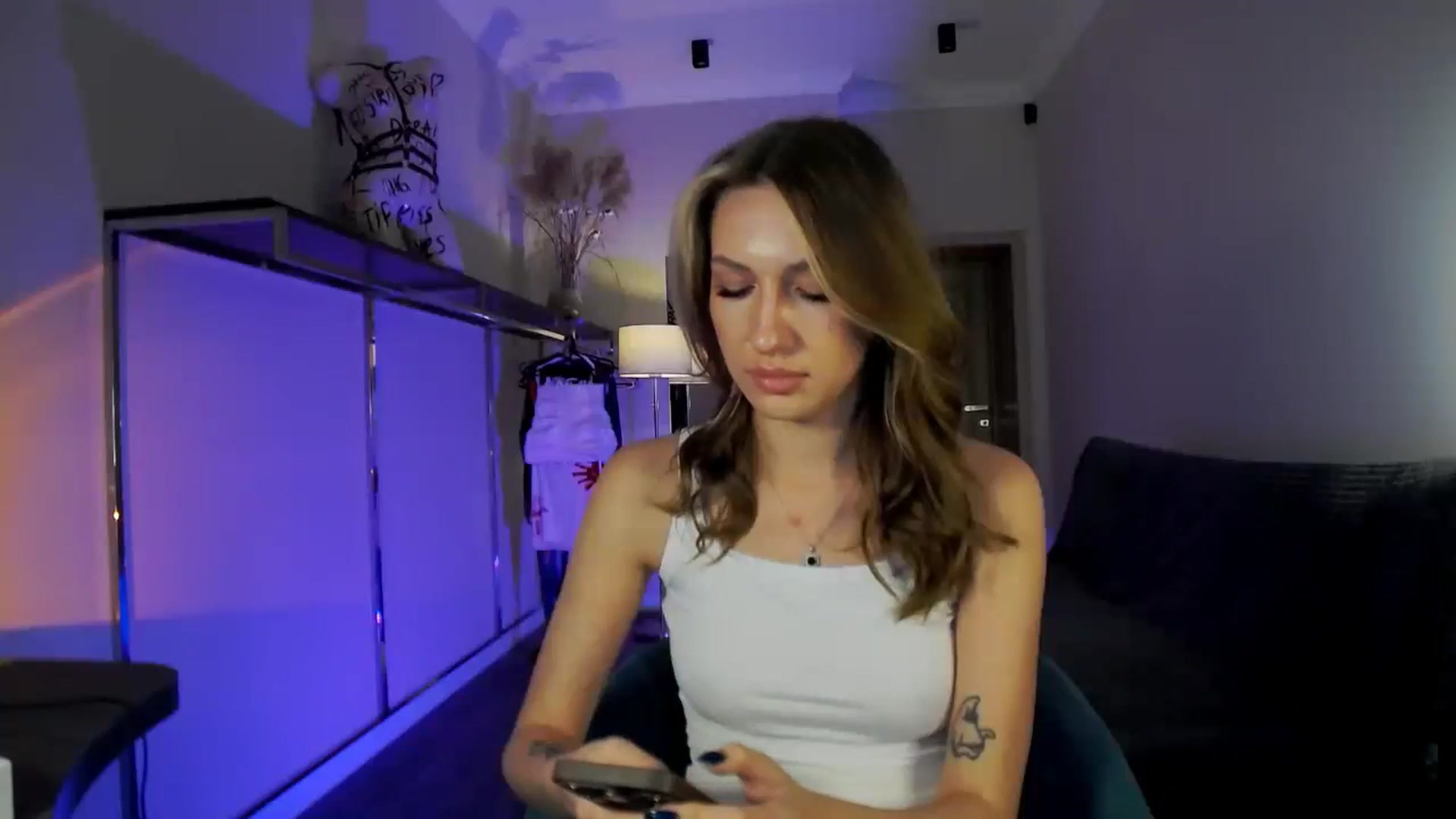 Gallery image thumbnail from LovelyGin's myfreecams stream on, 10/14/2025, 16:52 image 2 of 20