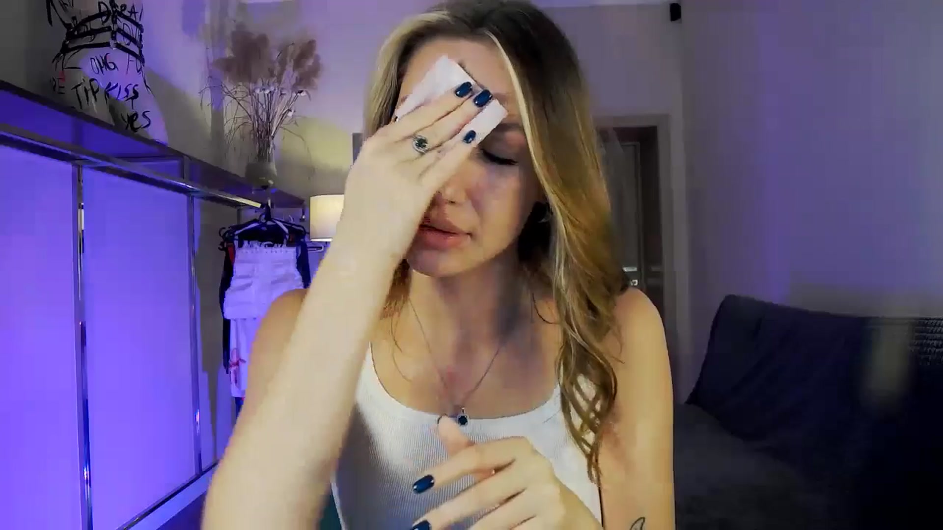 Gallery image thumbnail from LovelyGin's myfreecams stream on, 10/14/2025, 16:52 image 9 of 20