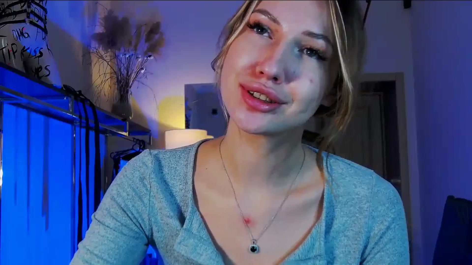 Gallery image thumbnail from LovelyGin's myfreecams stream on, 10/15/2025, 19:15 image 17 of 20