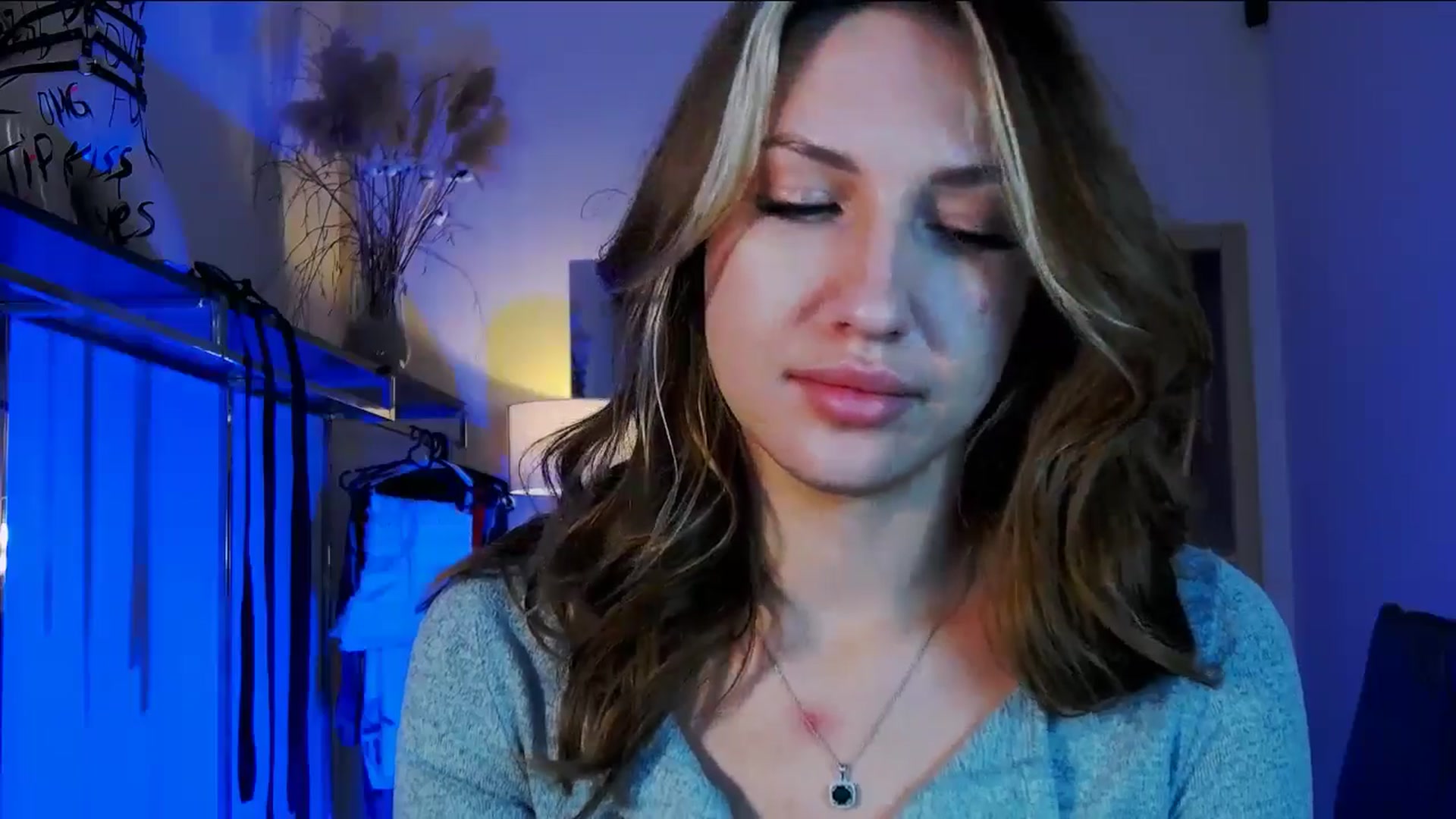 Gallery image thumbnail from LovelyGin's myfreecams stream on, 10/15/2025, 19:15 image 18 of 20