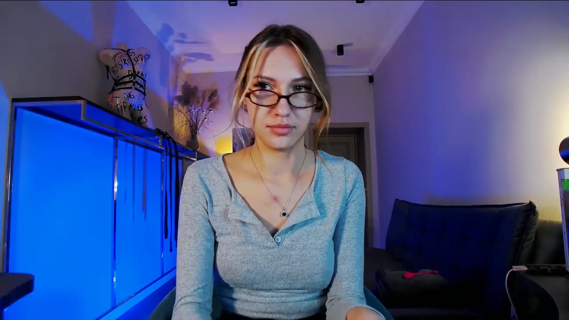 Gallery image thumbnail from LovelyGin's myfreecams stream on, 10/15/2025, 19:15 image 16 of 20