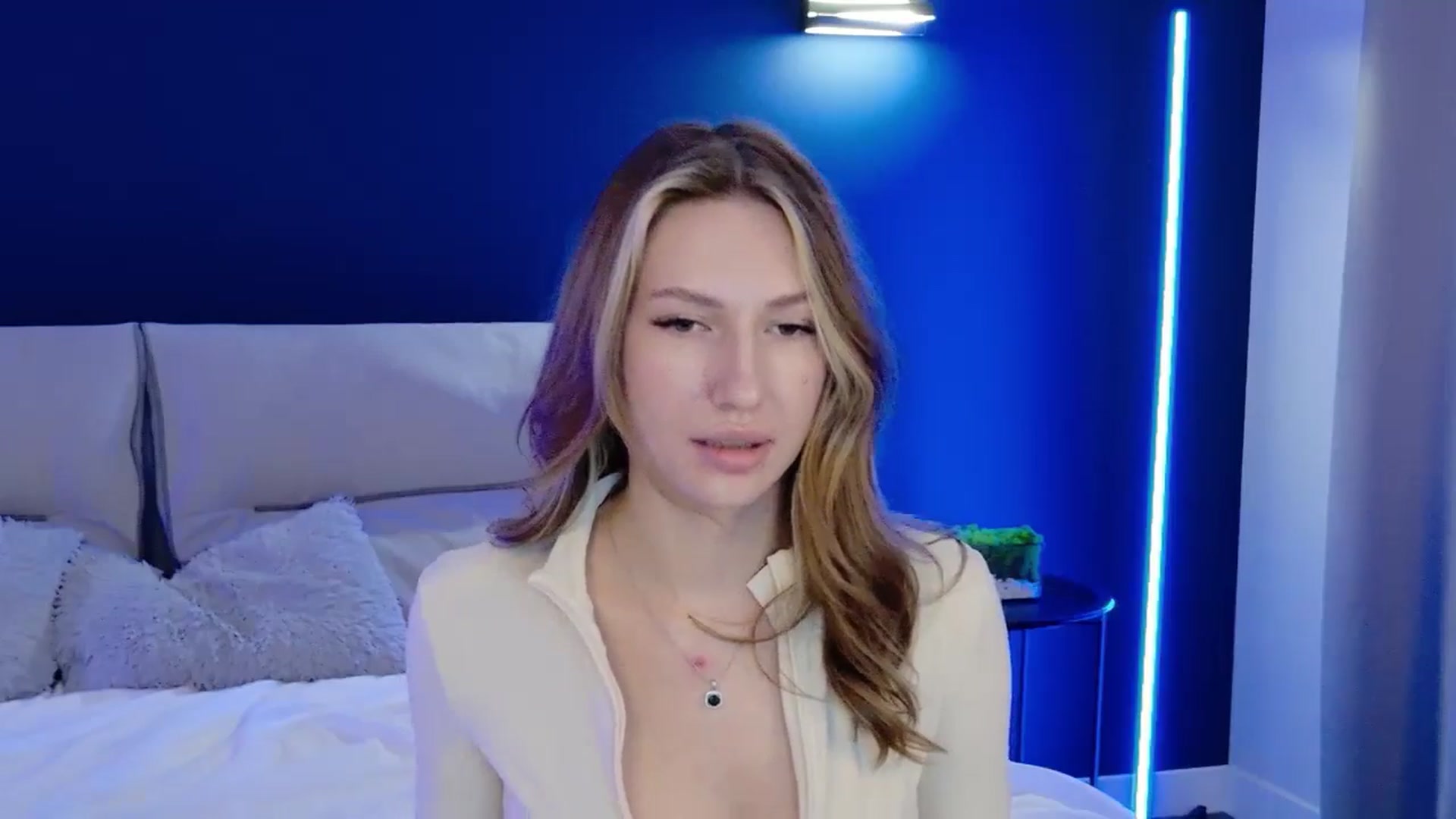 Gallery image thumbnail from LovelyGin's myfreecams stream on, 10/16/2025, 15:57 image 7 of 20