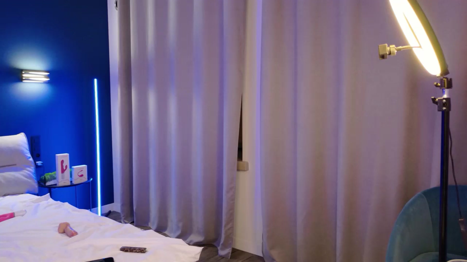 Gallery image thumbnail from LovelyGin's myfreecams stream on, 10/16/2025, 15:57 image 17 of 20