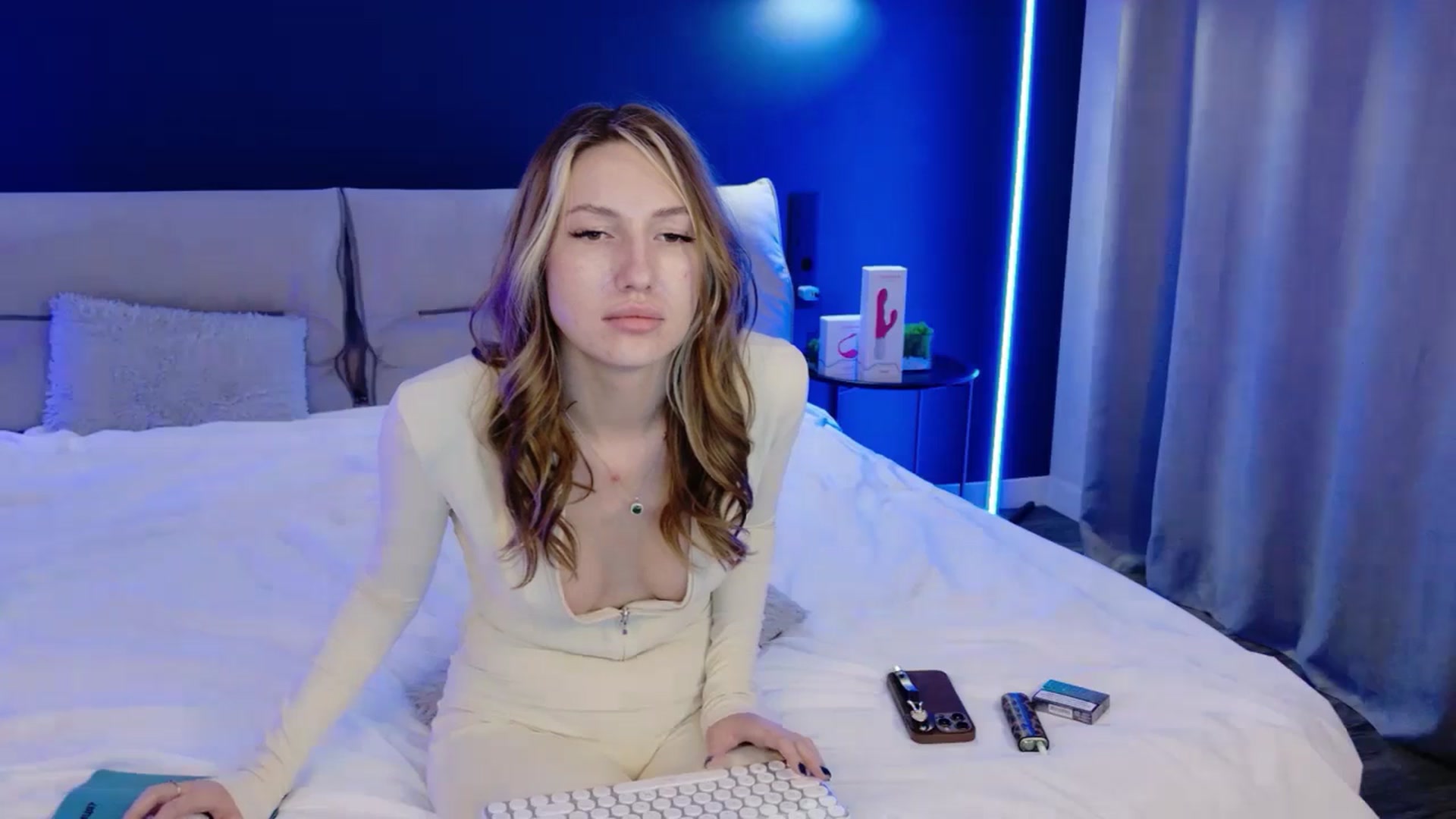 Gallery image thumbnail from LovelyGin's myfreecams stream on, 10/16/2025, 19:18 image 18 of 20