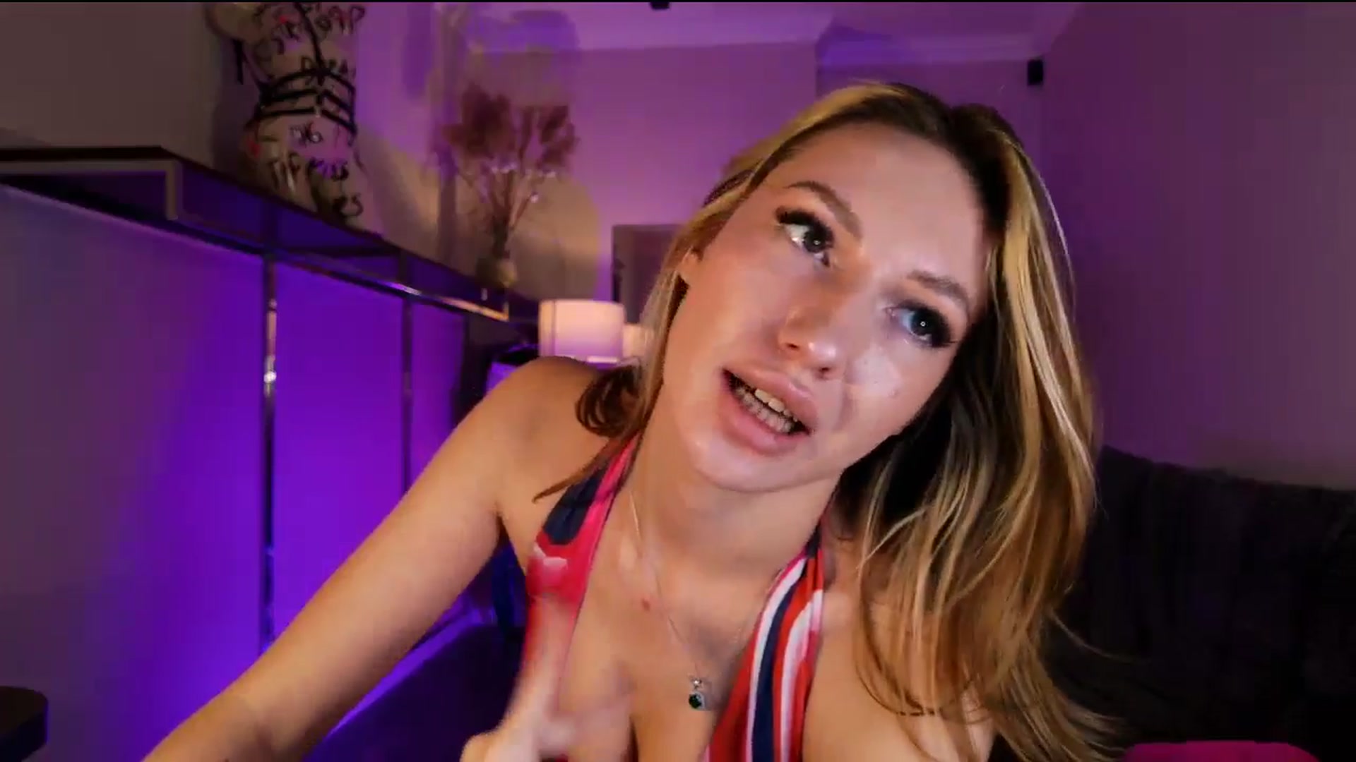 Gallery image thumbnail from LovelyGin's myfreecams stream on, 10/17/2025, 14:37 image 7 of 20