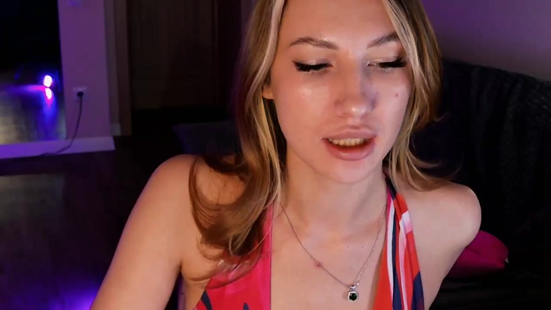 Gallery image thumbnail from LovelyGin's myfreecams stream on, 10/17/2025, 14:37 image 16 of 20