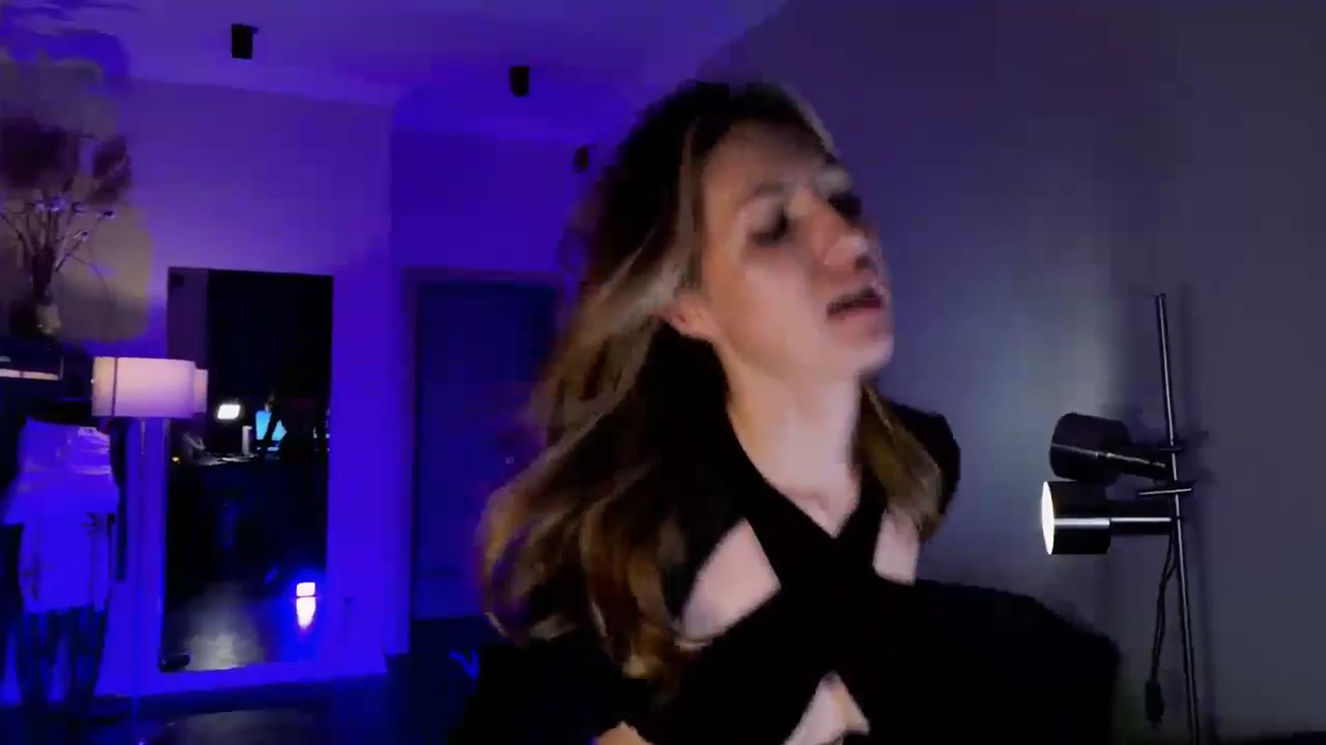 Gallery image thumbnail from LovelyGin's myfreecams stream on, 10/17/2025, 14:37 image 20 of 20