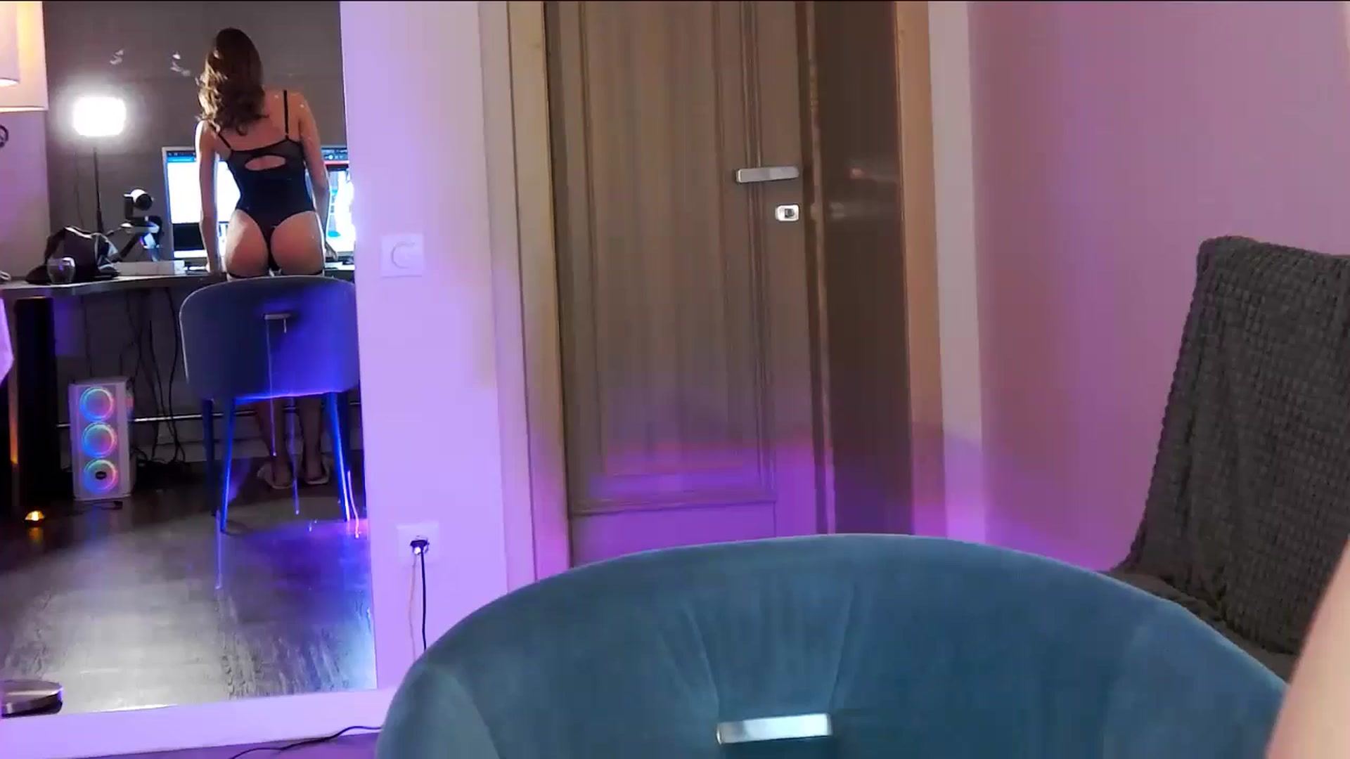 Gallery image thumbnail from LovelyGin's myfreecams stream on, 10/21/2025, 13:18 image 1 of 20