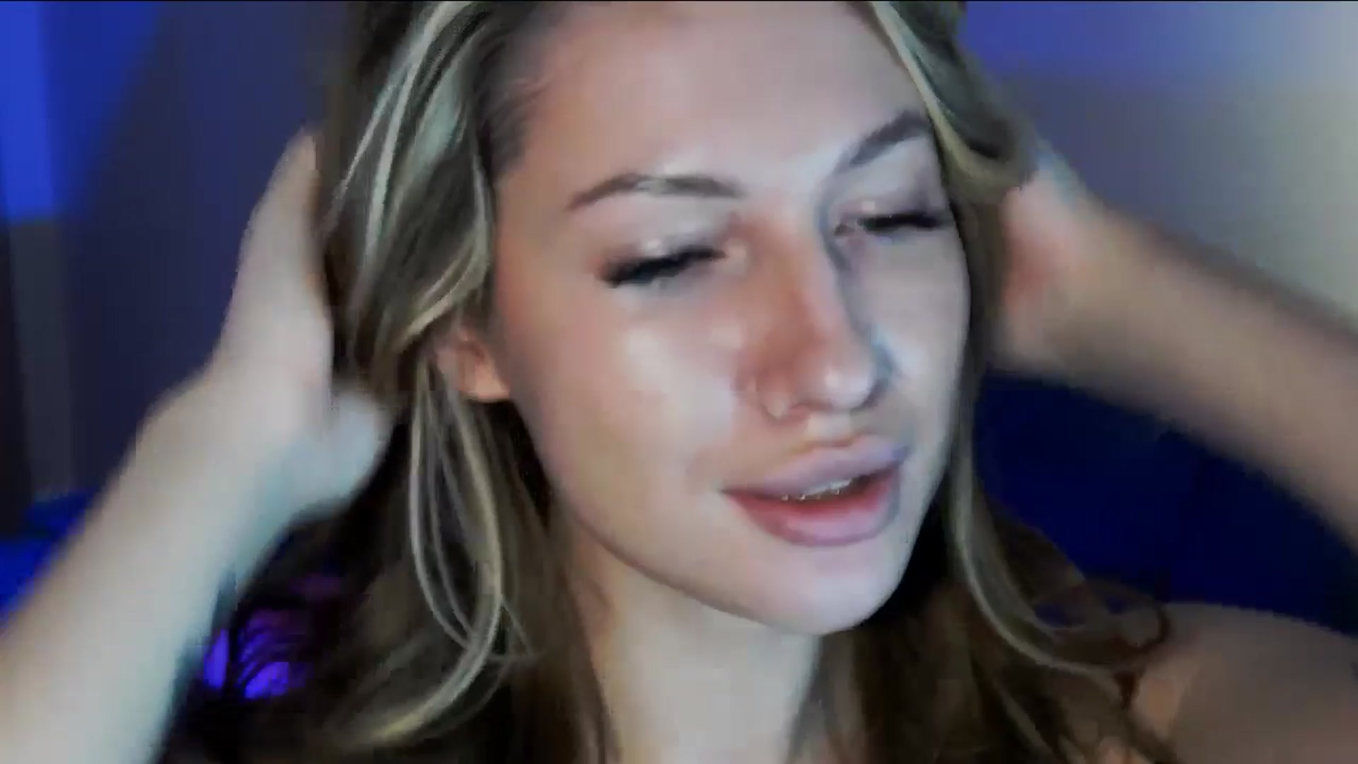 Gallery image thumbnail from LovelyGin's myfreecams stream on, 10/21/2025, 14:50 image 19 of 20