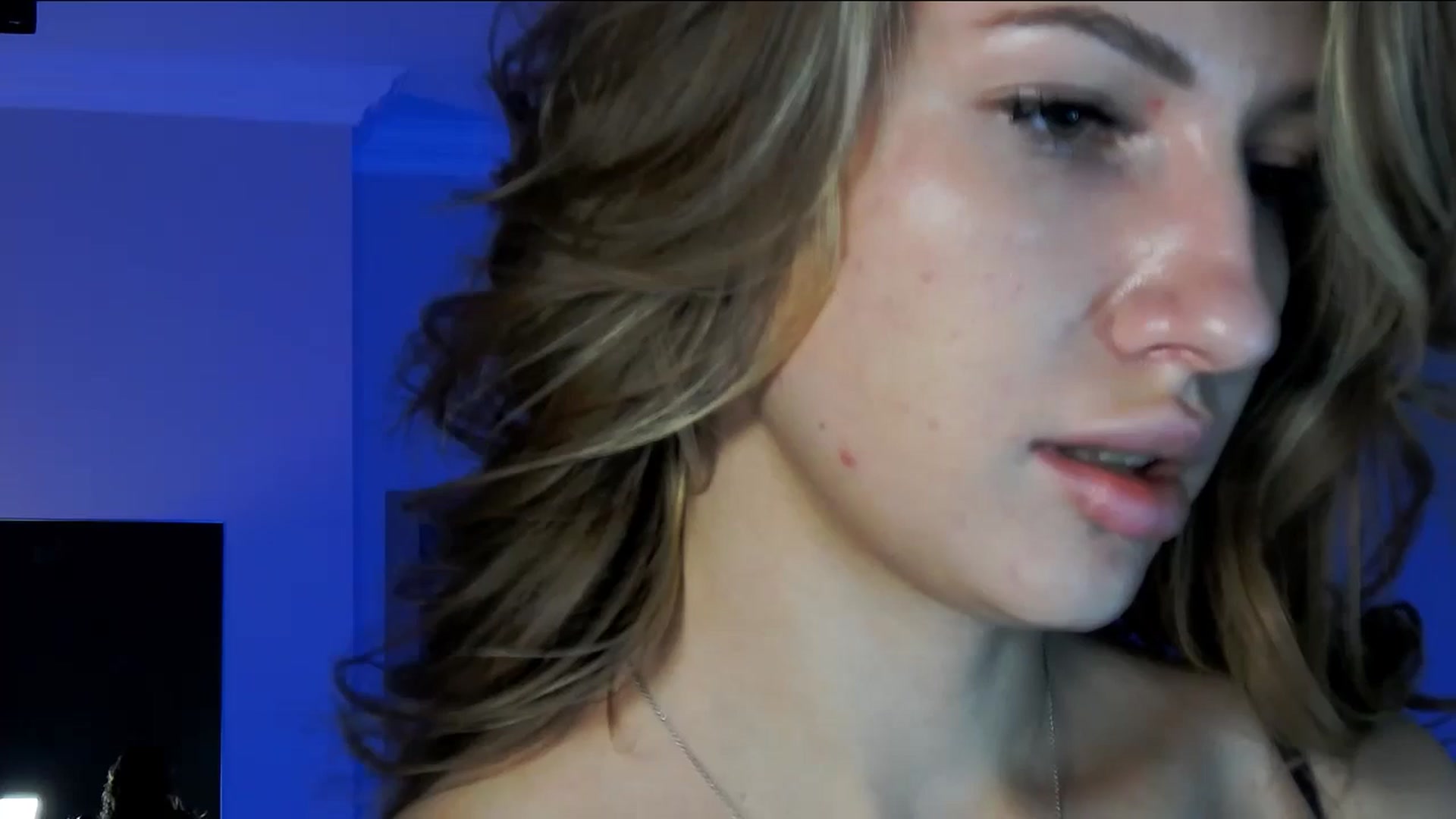 Gallery image thumbnail from LovelyGin's myfreecams stream on, 10/21/2025, 14:50 image 10 of 20