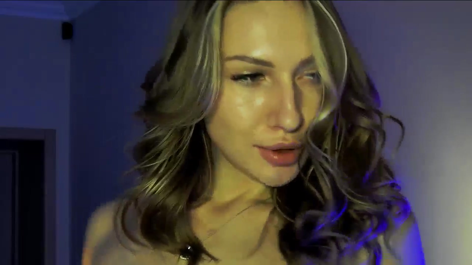 Gallery image thumbnail from LovelyGin's myfreecams stream on, 10/21/2025, 16:57 image 16 of 20