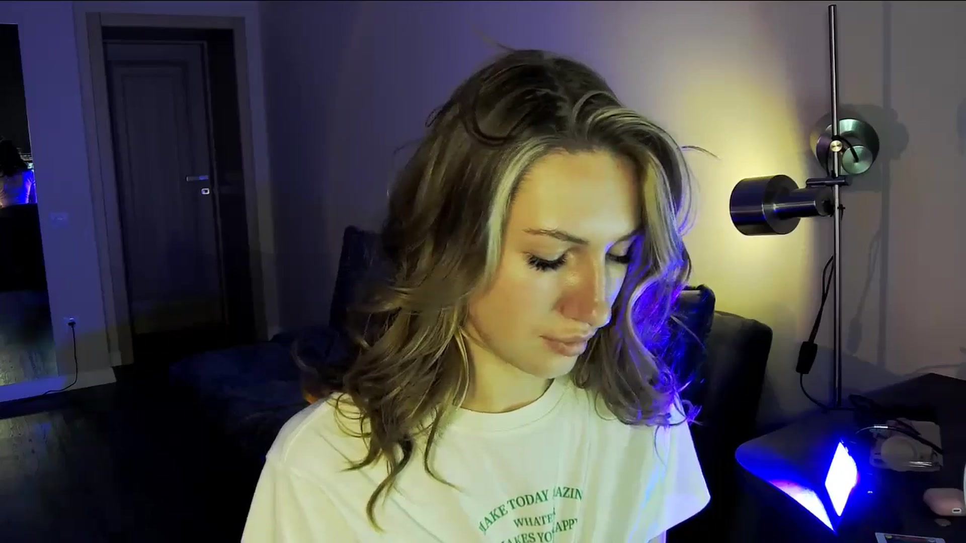 Gallery image thumbnail from LovelyGin's myfreecams stream on, 10/21/2025, 16:57 image 20 of 20