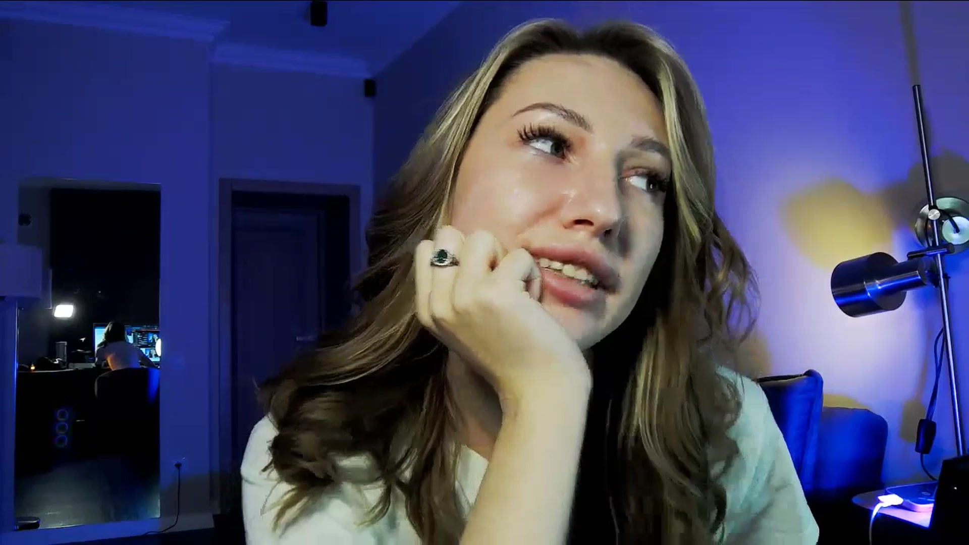 Gallery image thumbnail from LovelyGin's myfreecams stream on, 10/21/2025, 17:30 image 7 of 20