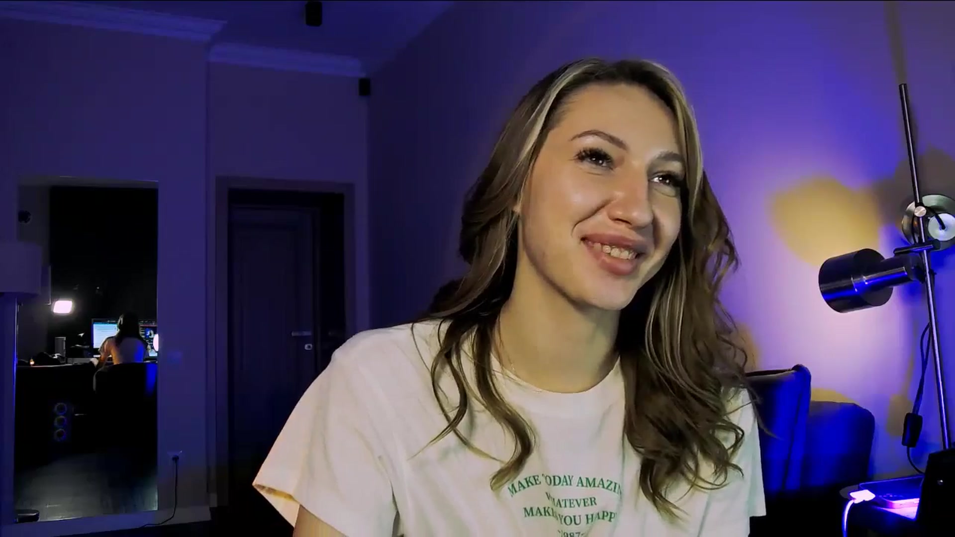 Gallery image thumbnail from LovelyGin's myfreecams stream on, 10/21/2025, 17:30 image 16 of 20