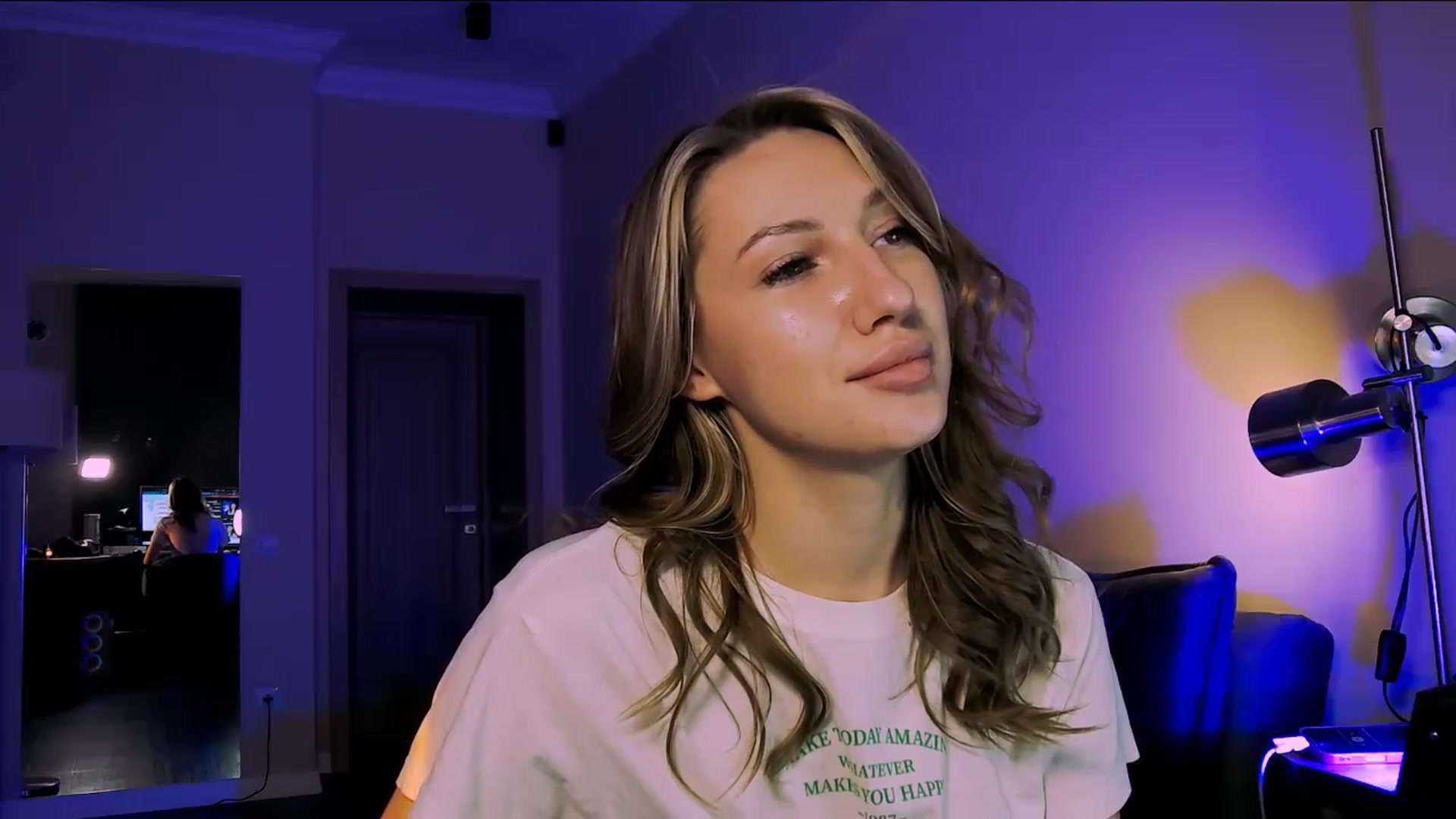 Gallery image thumbnail from LovelyGin's myfreecams stream on, 10/21/2025, 17:30 image 12 of 20