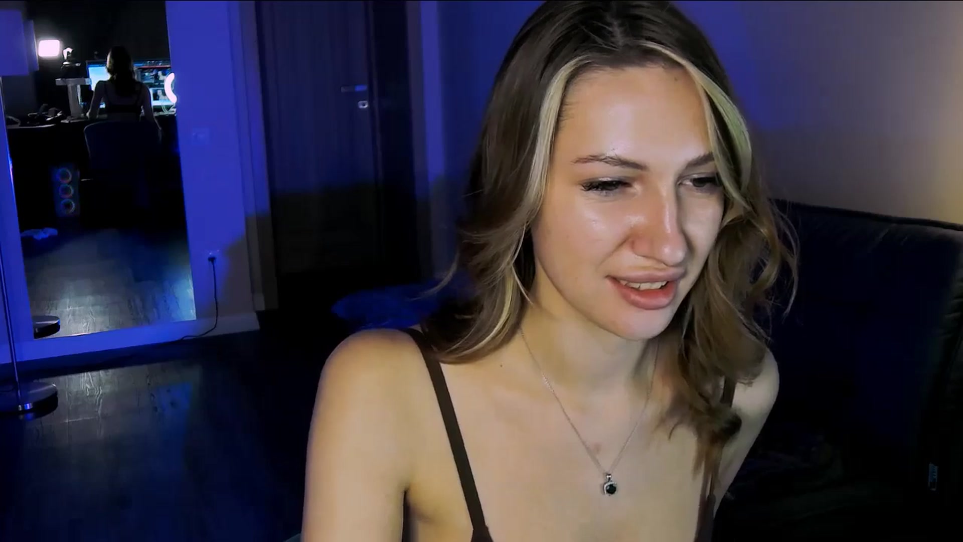 Gallery image thumbnail from LovelyGin's myfreecams stream on, 10/21/2025, 19:04 image 16 of 20
