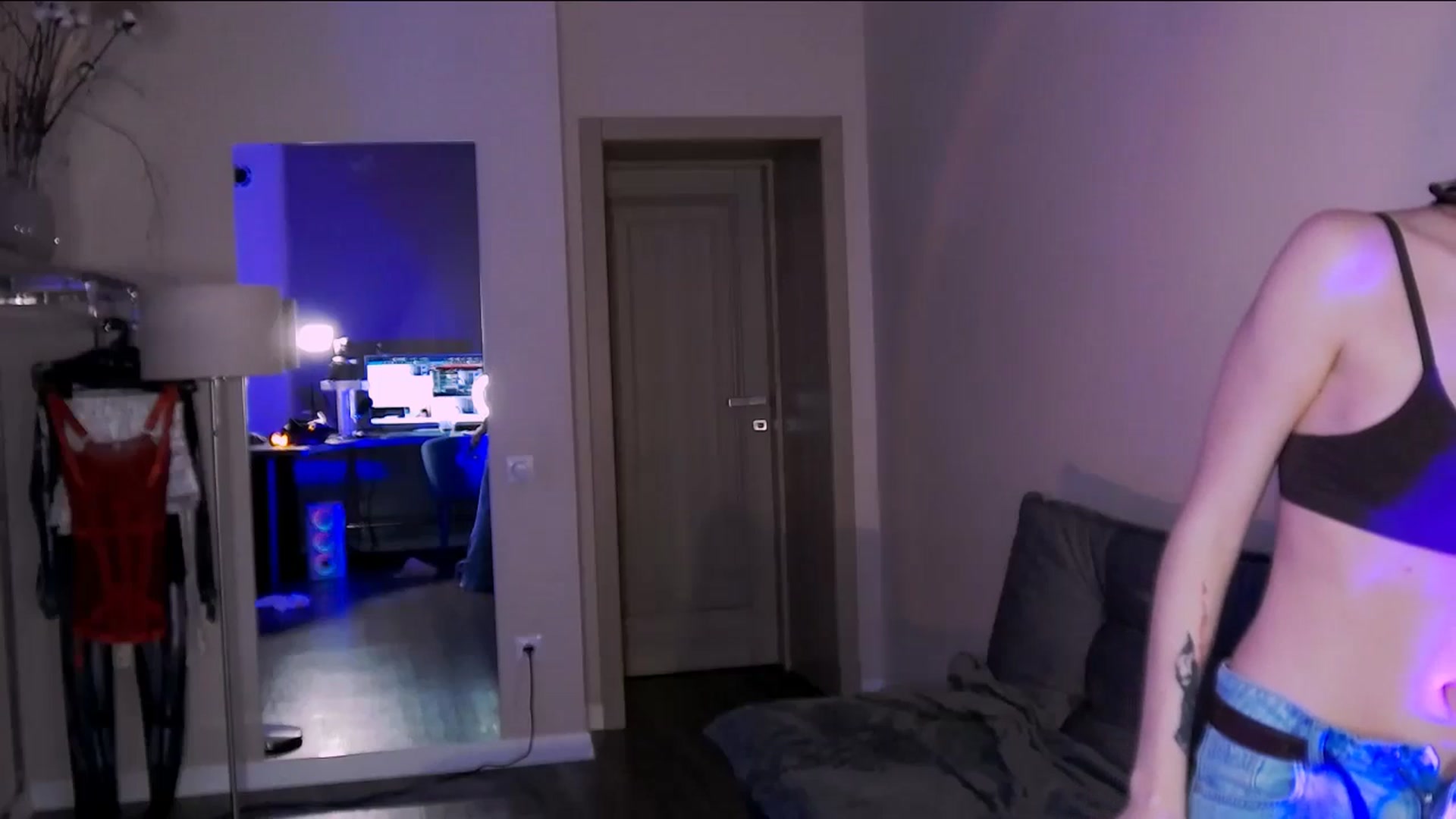 Gallery image thumbnail from LovelyGin's myfreecams stream on, 10/21/2025, 19:04 image 9 of 20