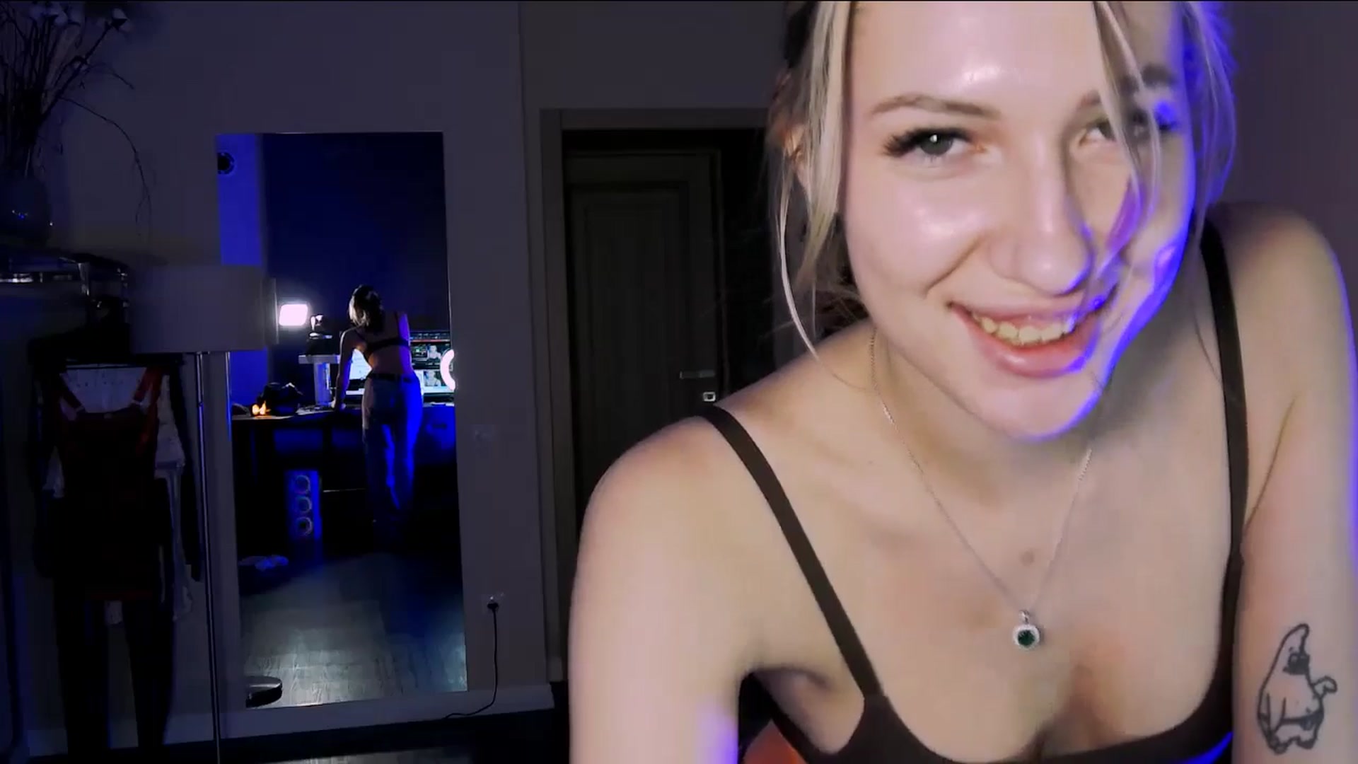 Gallery image thumbnail from LovelyGin's myfreecams stream on, 10/21/2025, 19:04 image 4 of 20