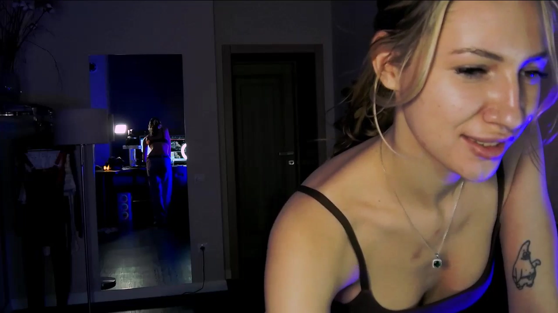 Gallery image thumbnail from LovelyGin's myfreecams stream on, 10/21/2025, 19:04 image 3 of 20