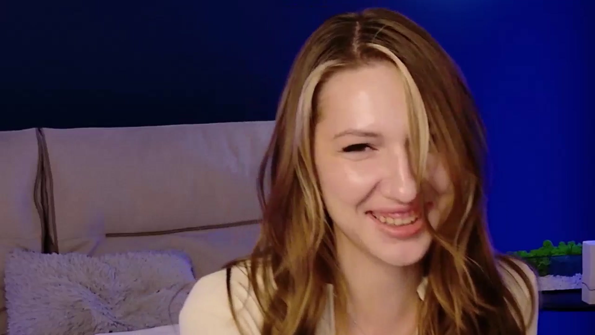 Gallery image thumbnail from LovelyGin's myfreecams stream on, 10/22/2025, 17:09 image 4 of 20