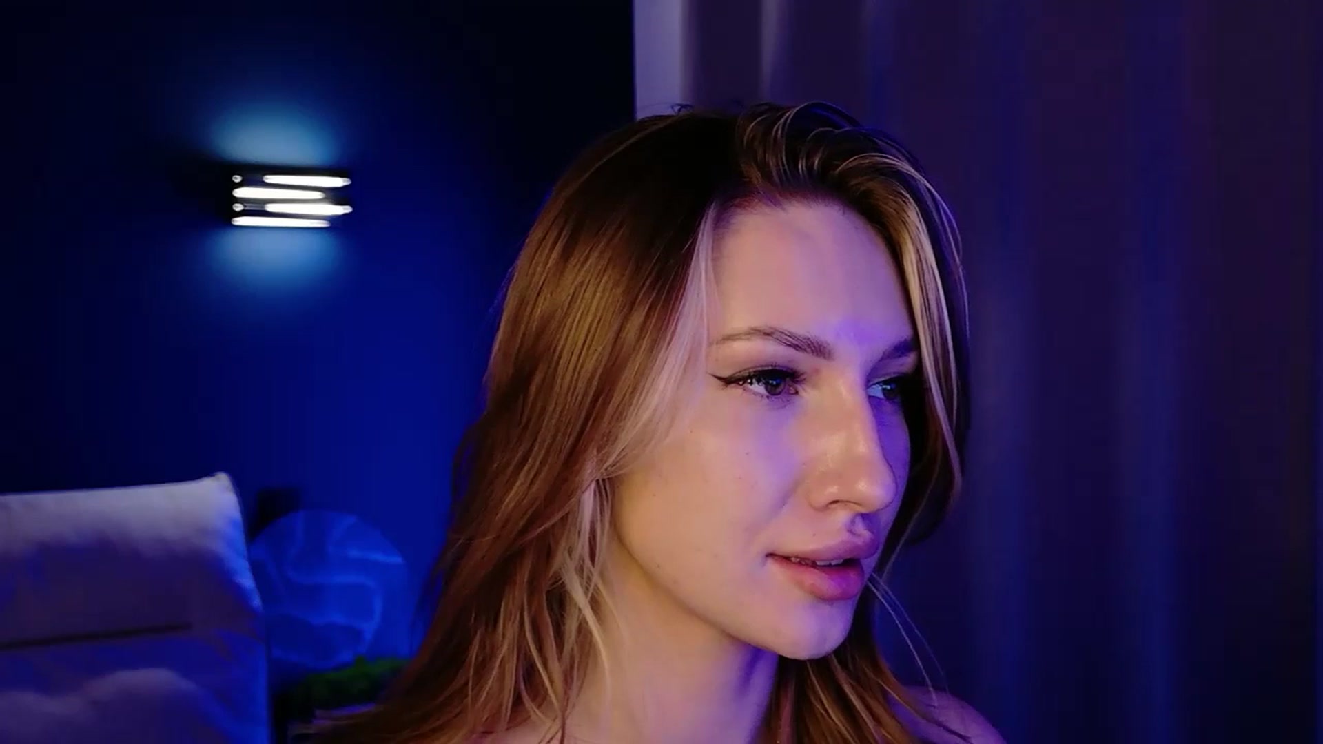 Gallery image thumbnail from LovelyGin's myfreecams stream on, 10/24/2025, 16:47 image 3 of 20