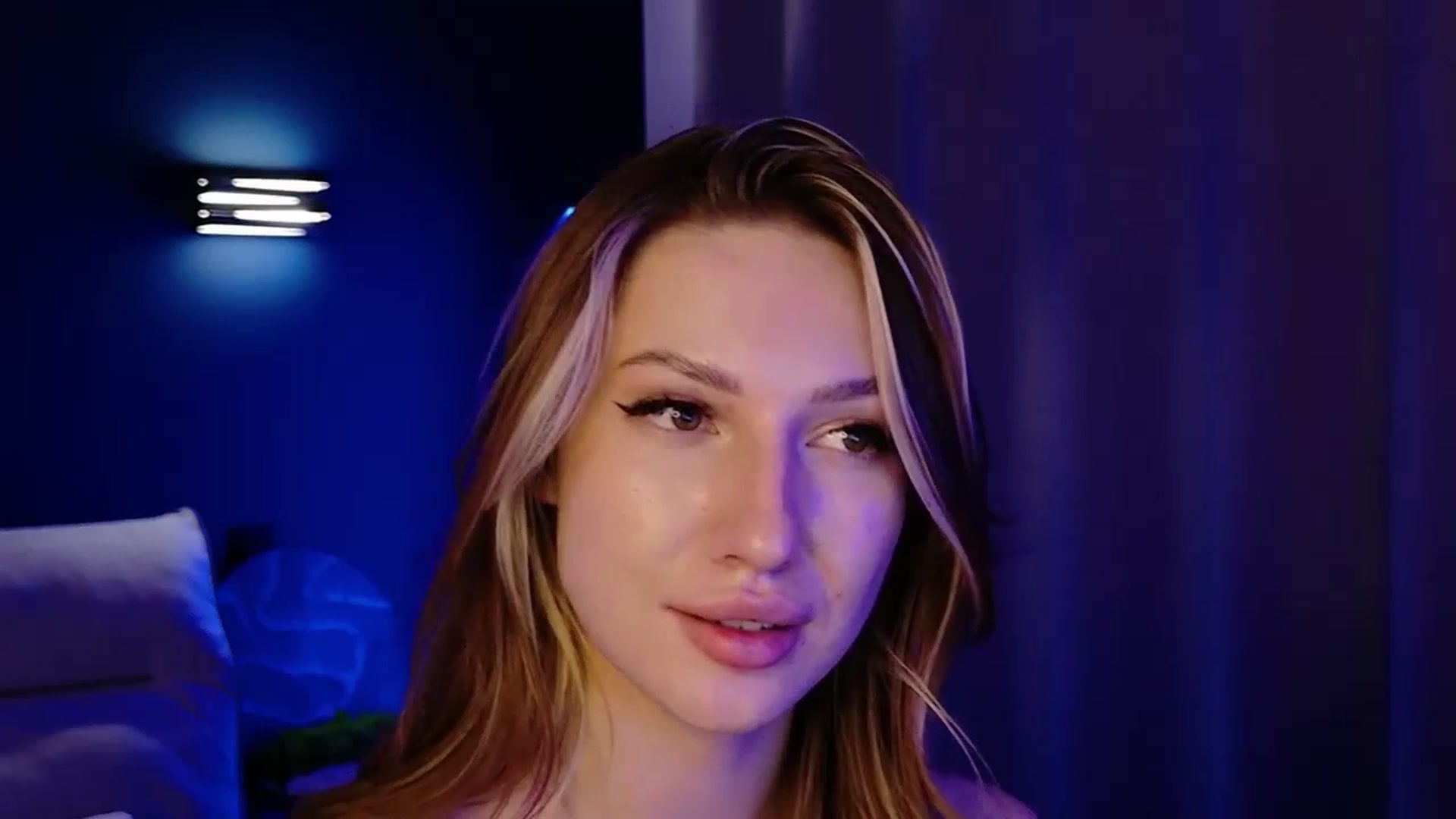 Gallery image thumbnail from LovelyGin's myfreecams stream on, 10/24/2025, 16:47 image 4 of 20