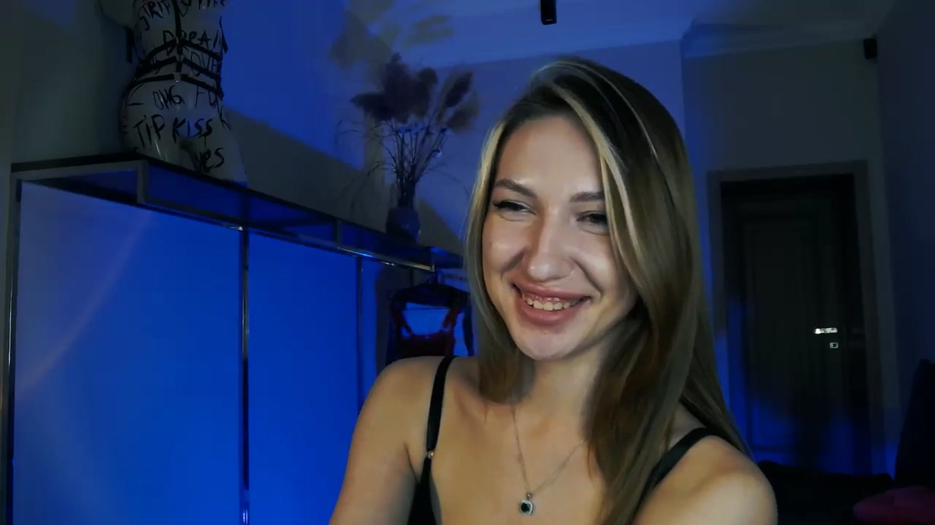 Gallery image thumbnail from LovelyGin's myfreecams stream on, 10/27/2025, 16:56 image 18 of 20