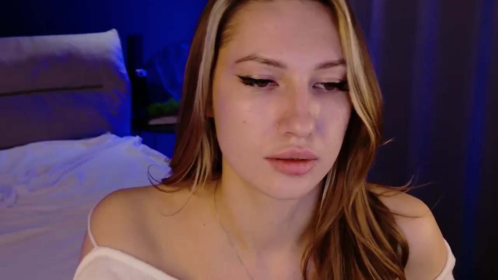 Gallery image thumbnail from LovelyGin's myfreecams stream on, 10/28/2025, 17:59 image 17 of 20