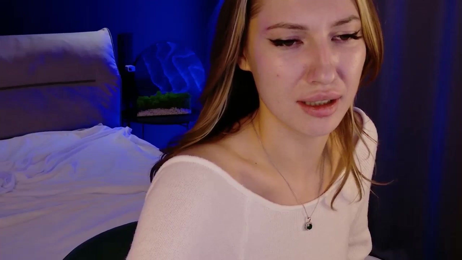 Gallery image thumbnail from LovelyGin's myfreecams stream on, 10/28/2025, 17:59 image 19 of 20