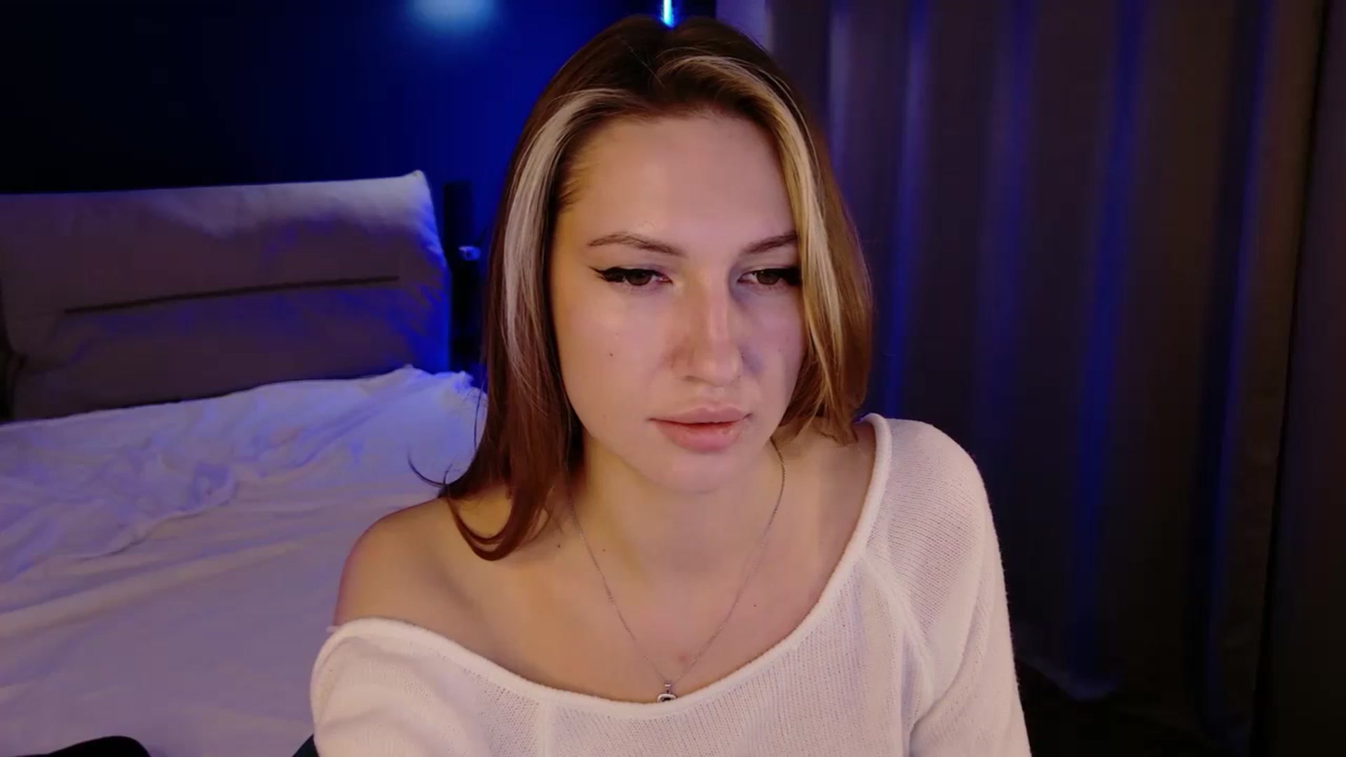 Gallery image thumbnail from LovelyGin's myfreecams stream on, 10/28/2025, 17:59 image 15 of 20