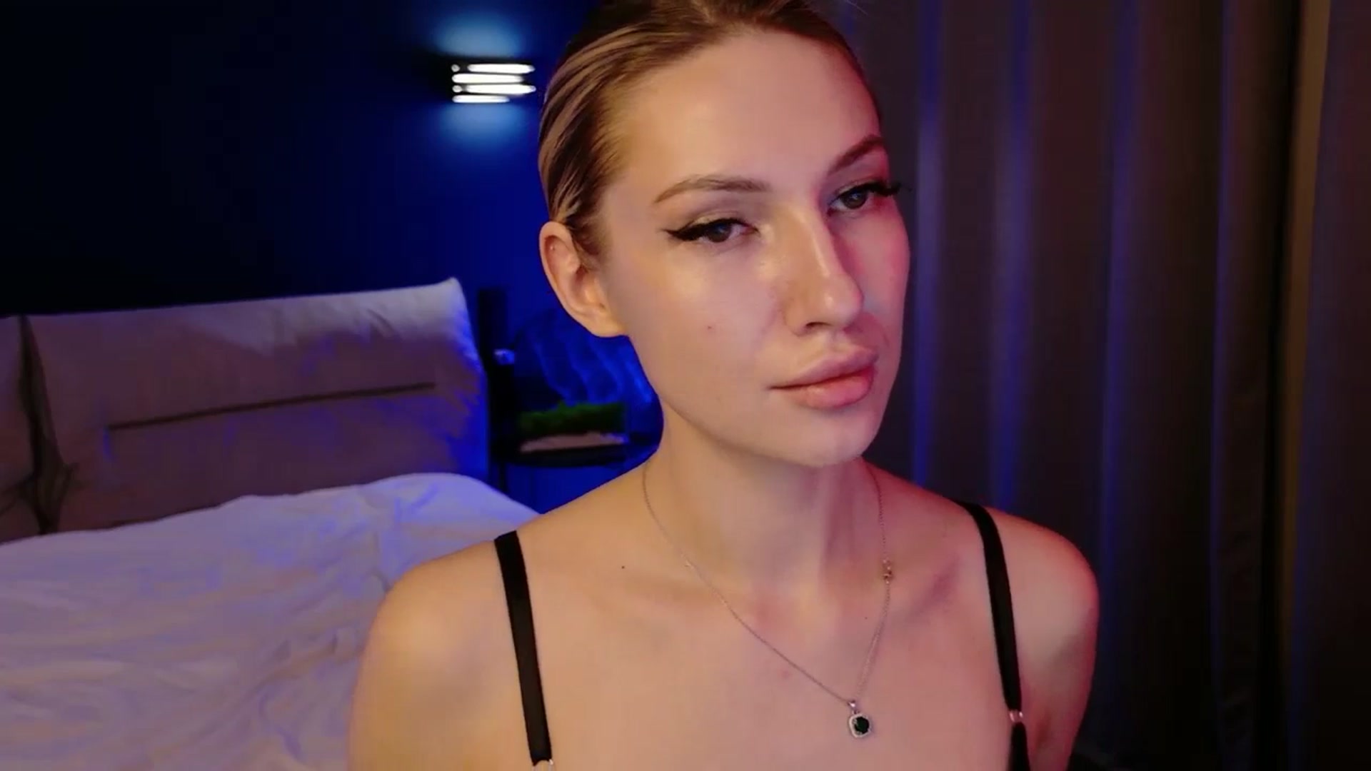 Gallery image thumbnail from LovelyGin's myfreecams stream on, 10/28/2025, 19:10 image 19 of 20