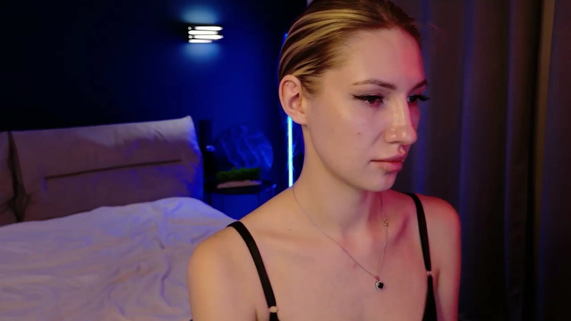 Gallery image thumbnail from LovelyGin's myfreecams stream on, 10/28/2025, 19:10 image 20 of 20