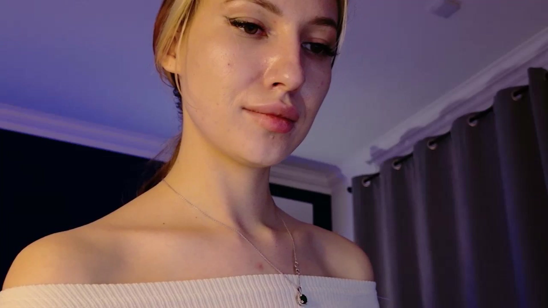 Gallery image thumbnail from LovelyGin's myfreecams stream on, 10/28/2025, 19:54 image 7 of 20