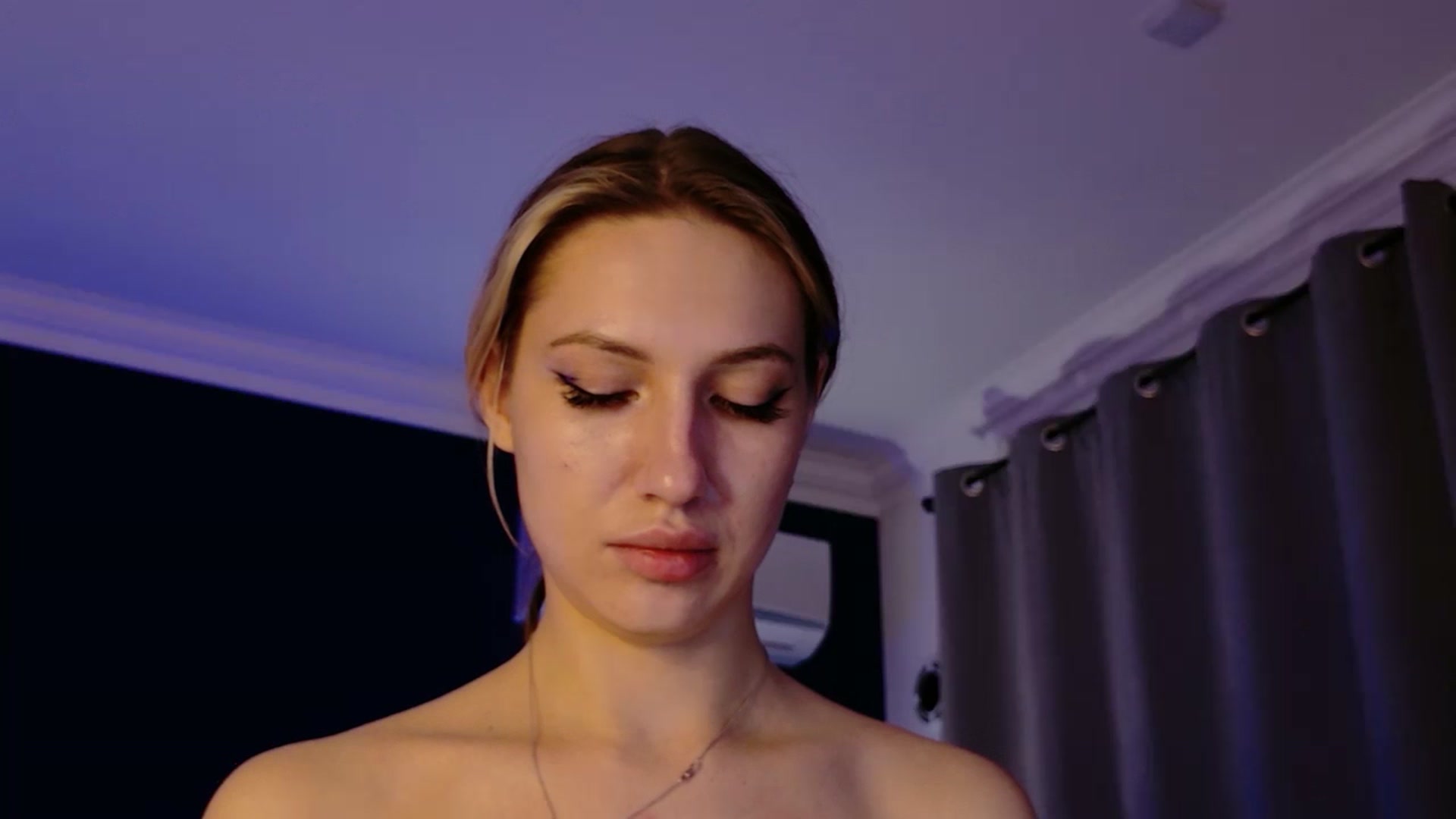 Gallery image thumbnail from LovelyGin's myfreecams stream on, 10/28/2025, 19:54 image 2 of 20