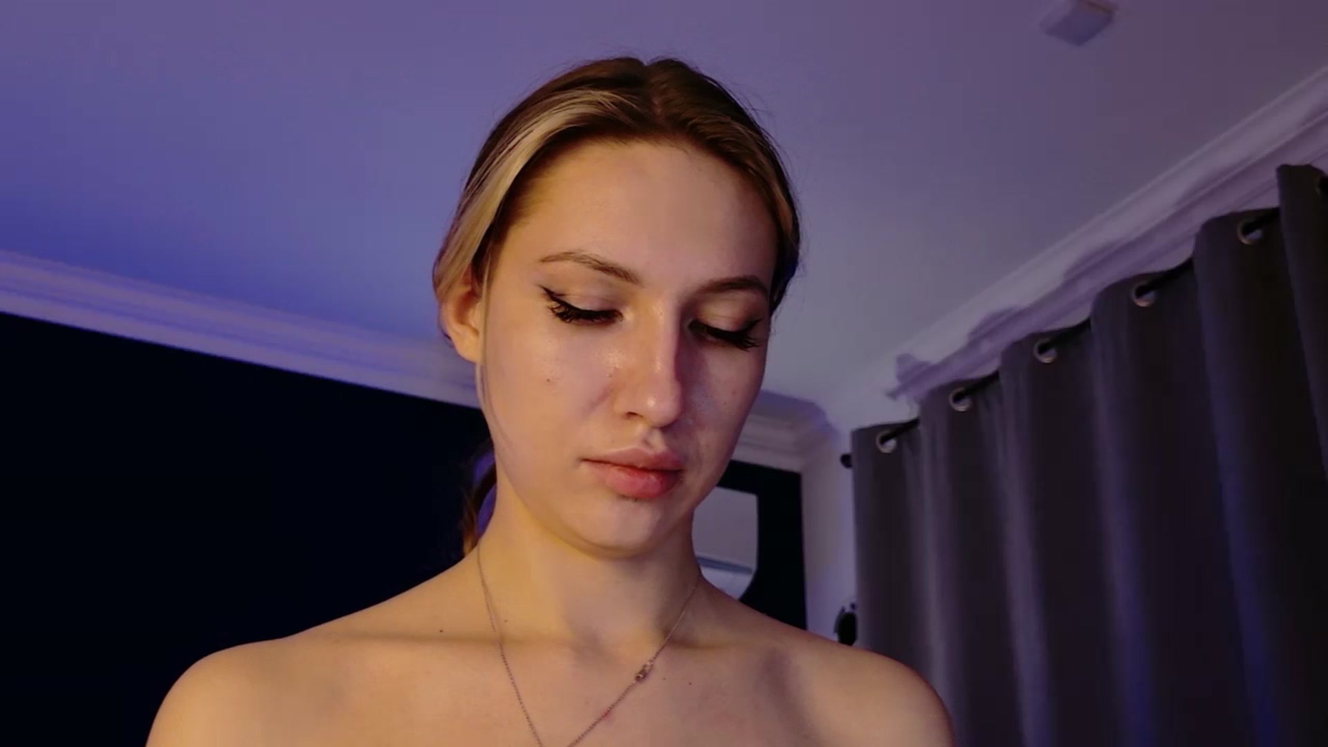 Gallery image thumbnail from LovelyGin's myfreecams stream on, 10/28/2025, 19:54 image 3 of 20