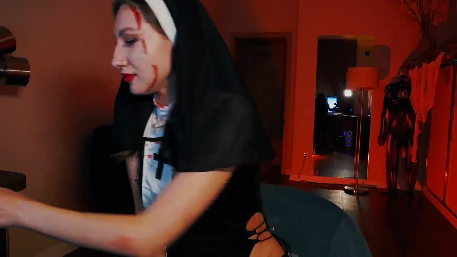 Gallery image thumbnail from LovelyGin's myfreecams stream on, 10/31/2025, 20:06 image 4 of 20