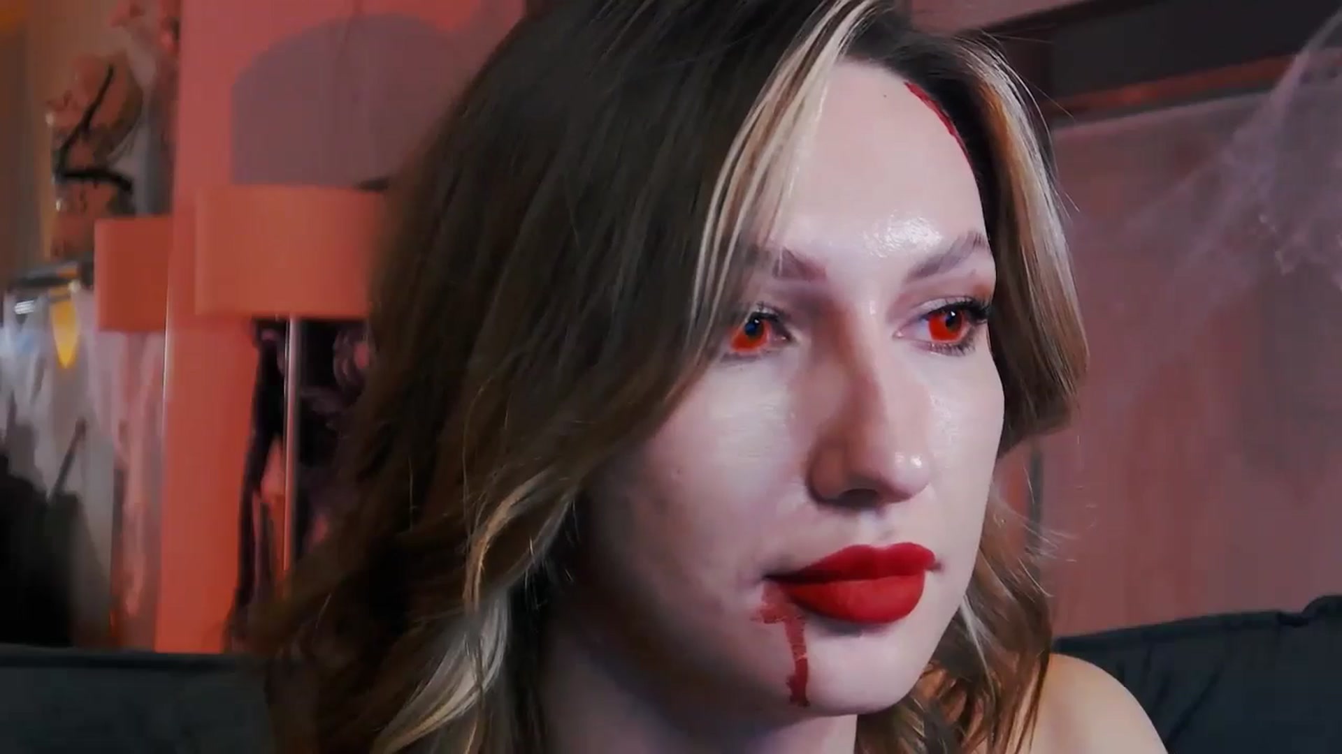 Gallery image thumbnail from LovelyGin's myfreecams stream on, 10/31/2025, 20:06 image 15 of 20