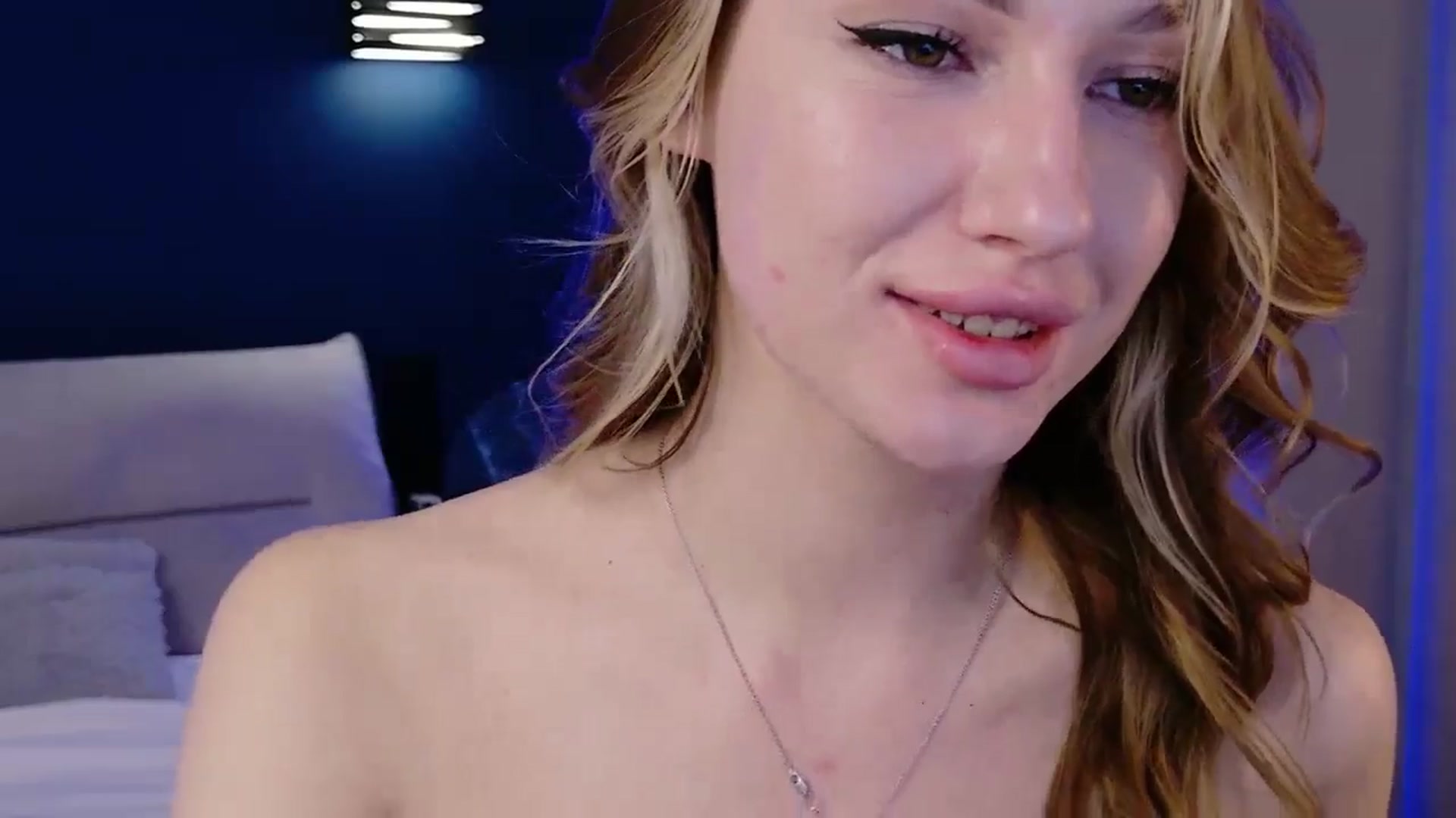 Gallery image thumbnail from LovelyGin's myfreecams stream on, 11/04/2025, 16:48 image 15 of 20