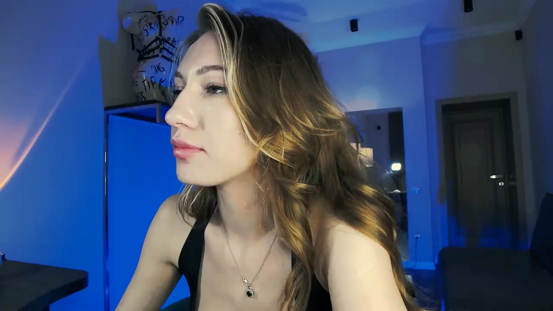 Gallery image thumbnail from LovelyGin's myfreecams stream on, 11/05/2025, 14:27 image 10 of 20