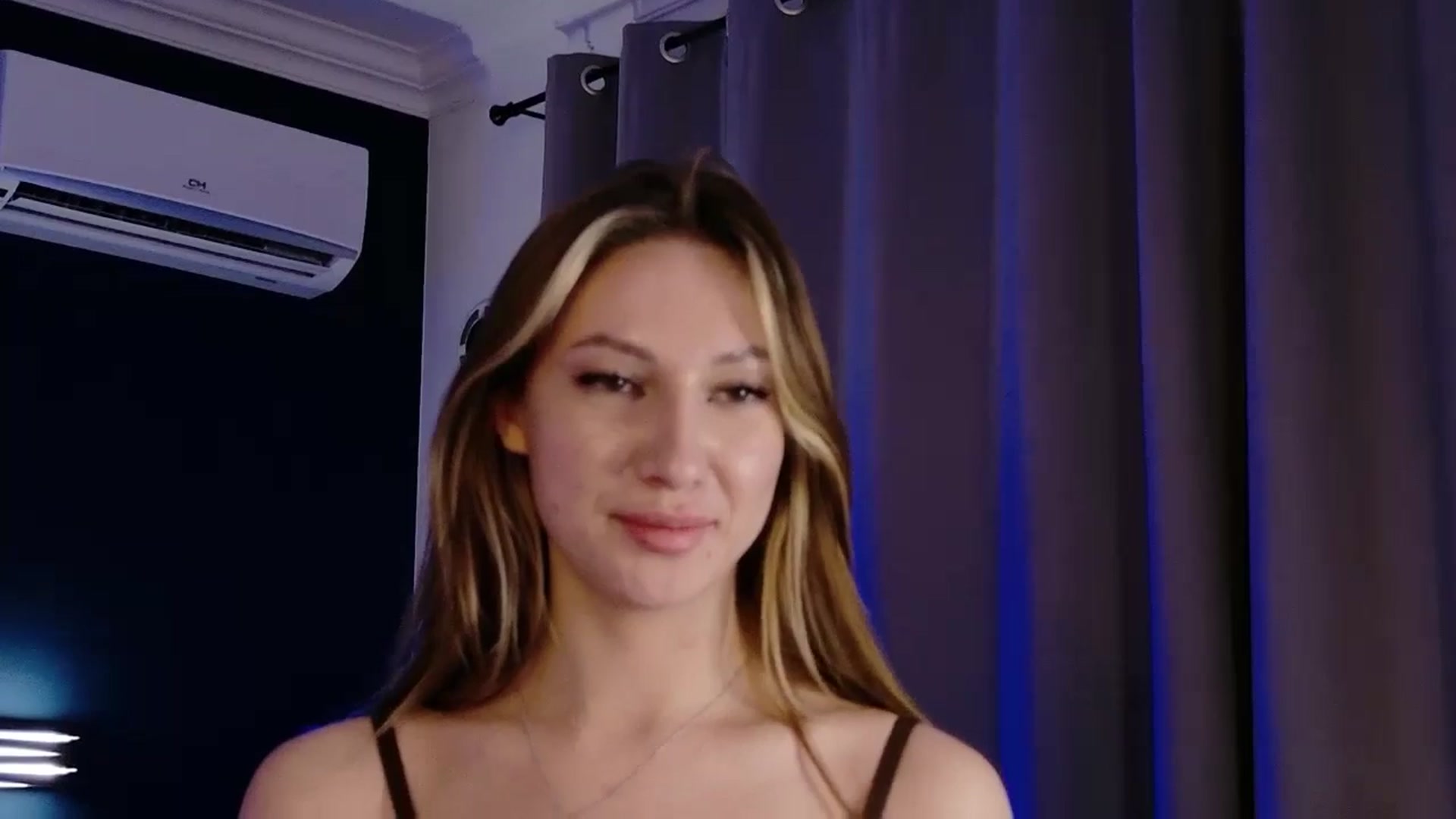 Gallery image thumbnail from LovelyGin's myfreecams stream on, 11/06/2025, 20:11 image 19 of 20