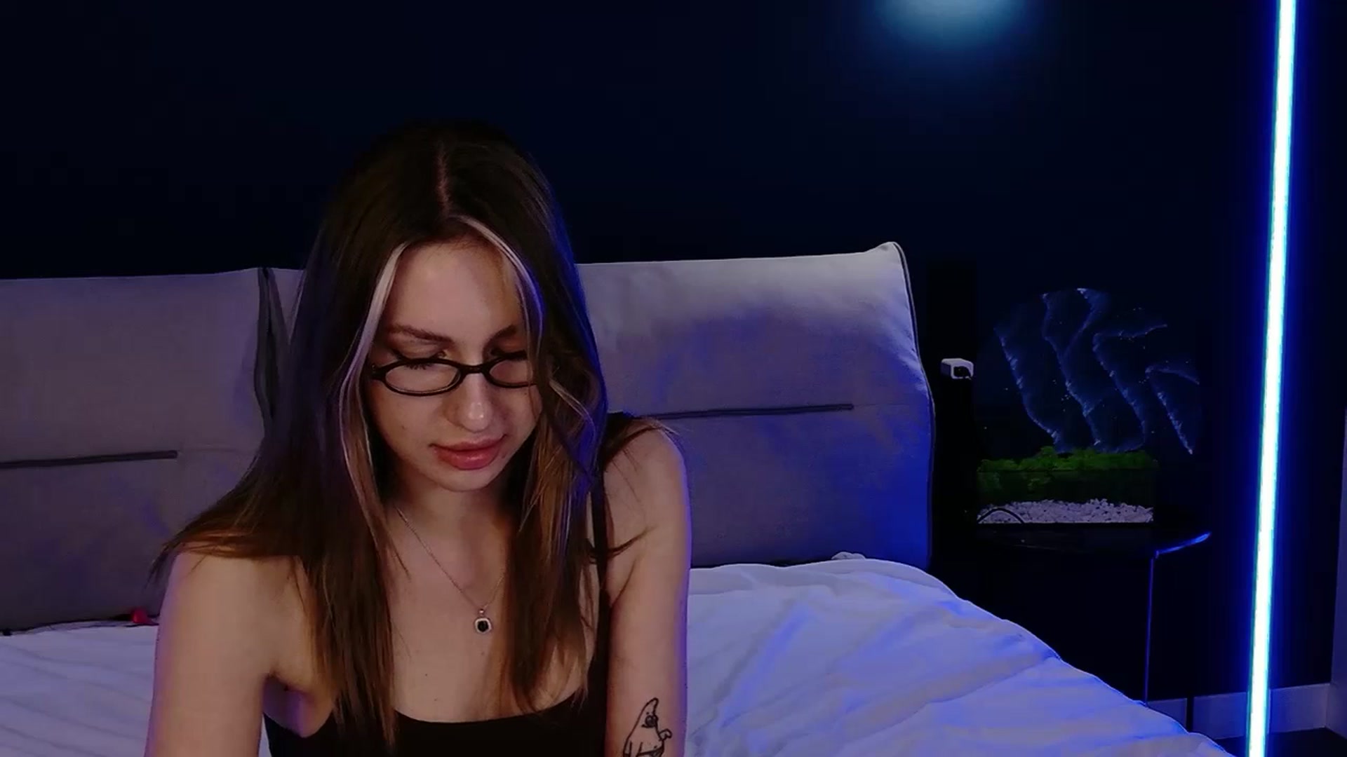 Gallery image thumbnail from LovelyGin's myfreecams stream on, 11/06/2025, 20:11 image 14 of 20